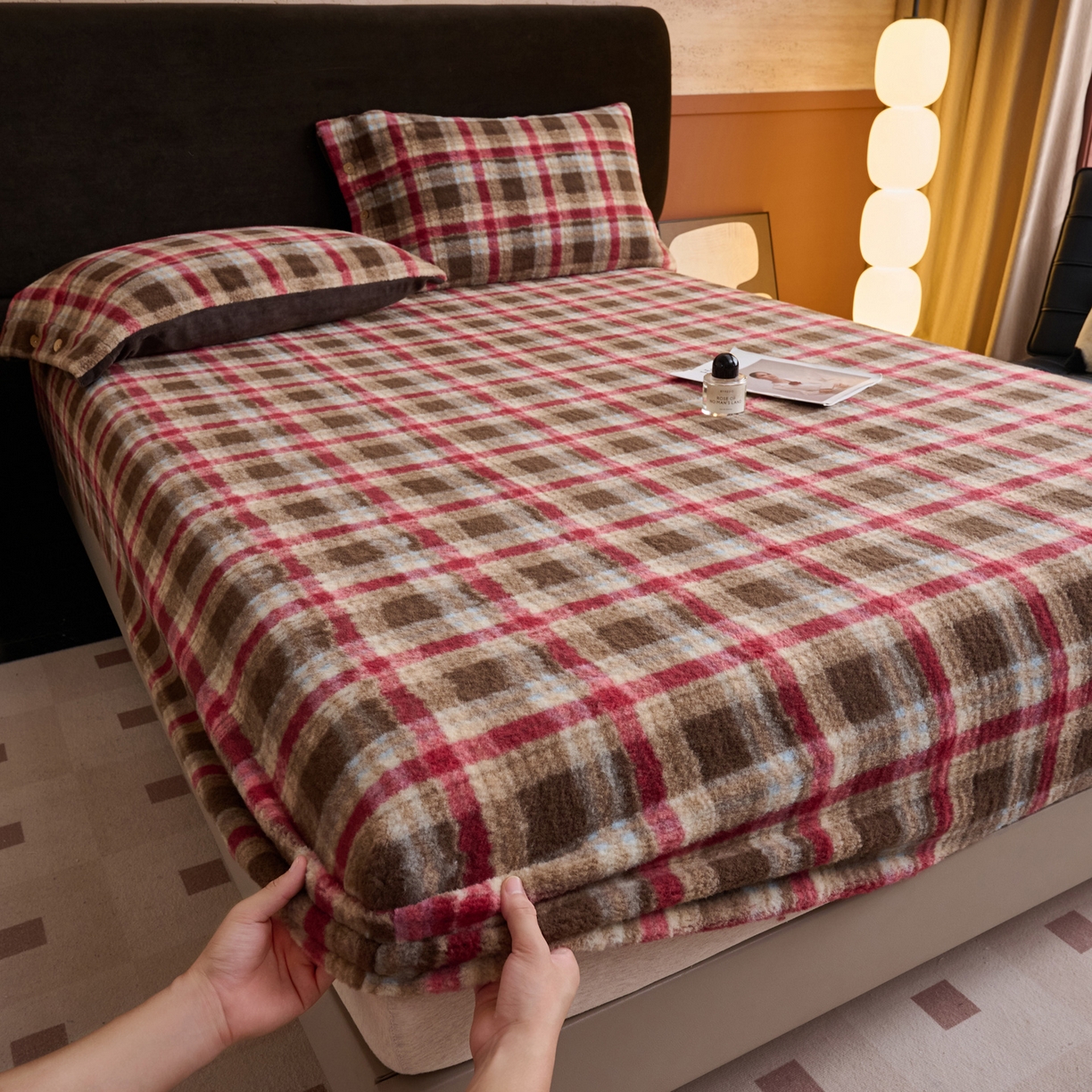 91家纺网 家纺一手货源 找家纺 （总）早晨家纺 2025新款230g羊驼绒复古格牛奶绒床笠