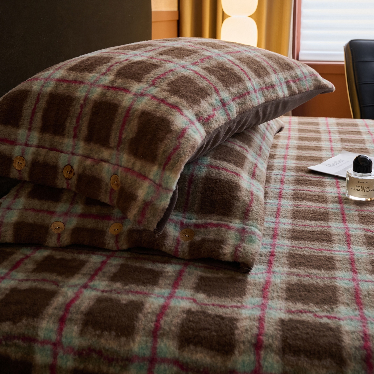 91家纺网 家纺一手货源 找家纺 早晨家纺 2025新款230g羊驼绒复古格牛奶绒床笠 慕池格