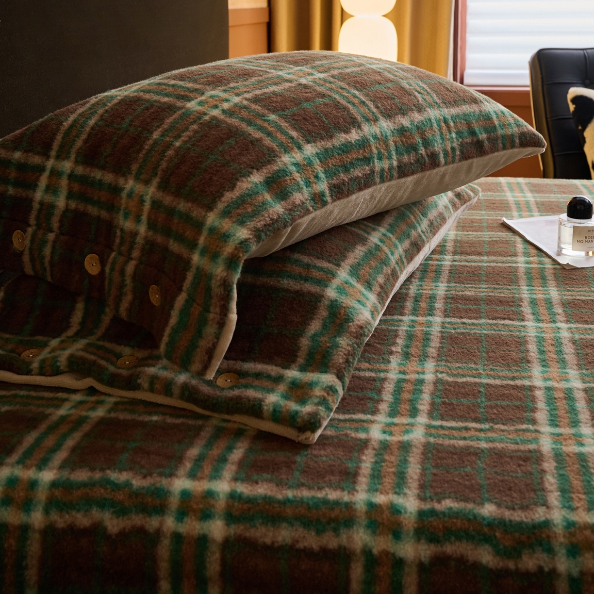 91家纺网 家纺一手货源 找家纺 早晨家纺 2025新款230g羊驼绒复古格牛奶绒床笠 巴宝格