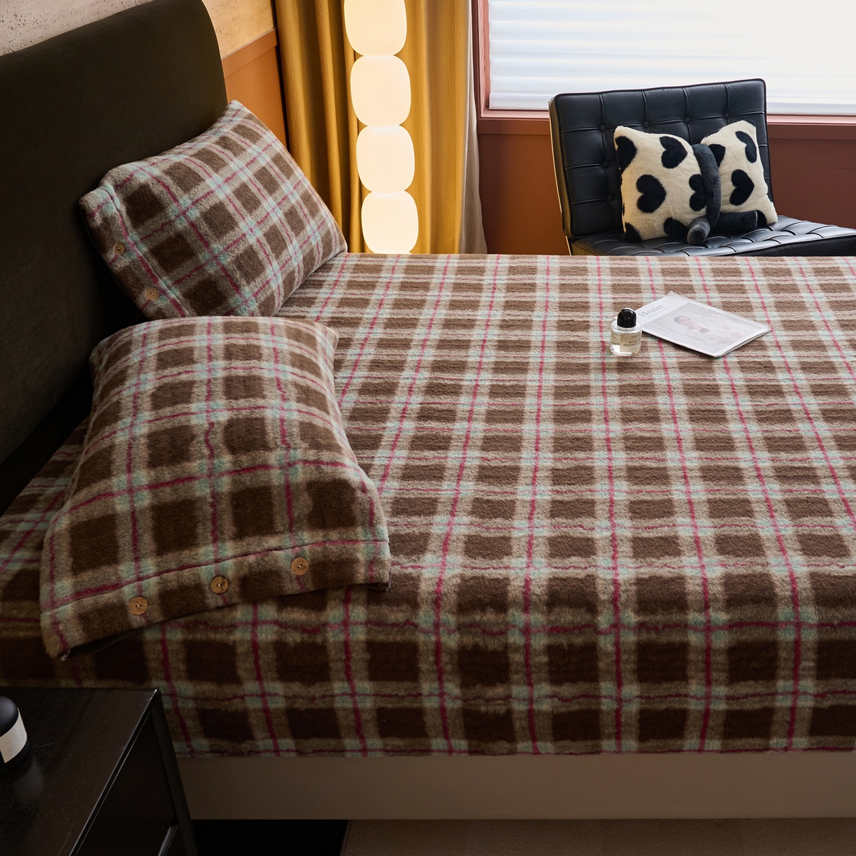 91家纺网 家纺一手货源 找家纺 早晨家纺 2025新款230g羊驼绒复古格牛奶绒床笠 慕池格