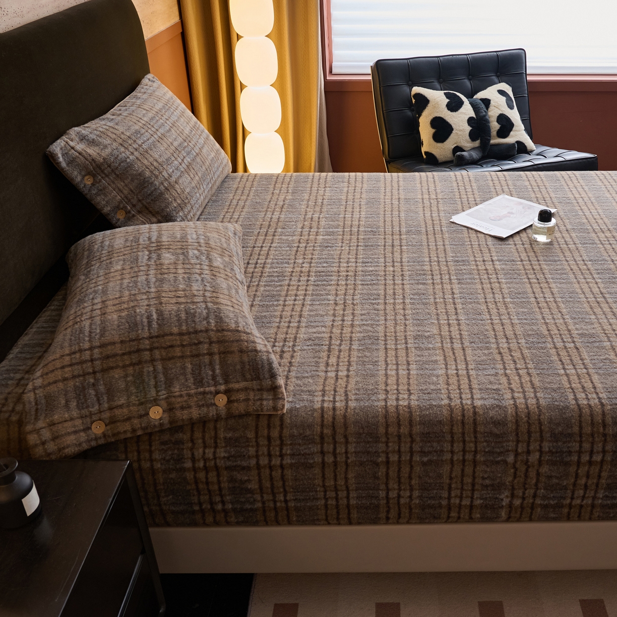 91家纺网 家纺一手货源 找家纺 早晨家纺 2025新款230g羊驼绒复古格牛奶绒床笠 牧羊格