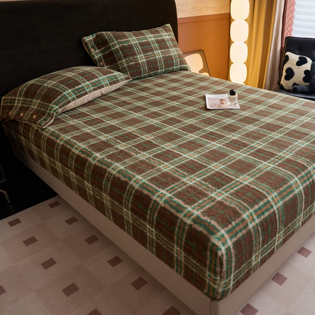 91家纺网 家纺一手货源 找家纺 早晨家纺 2025新款230g羊驼绒复古格牛奶绒床笠 巴宝格