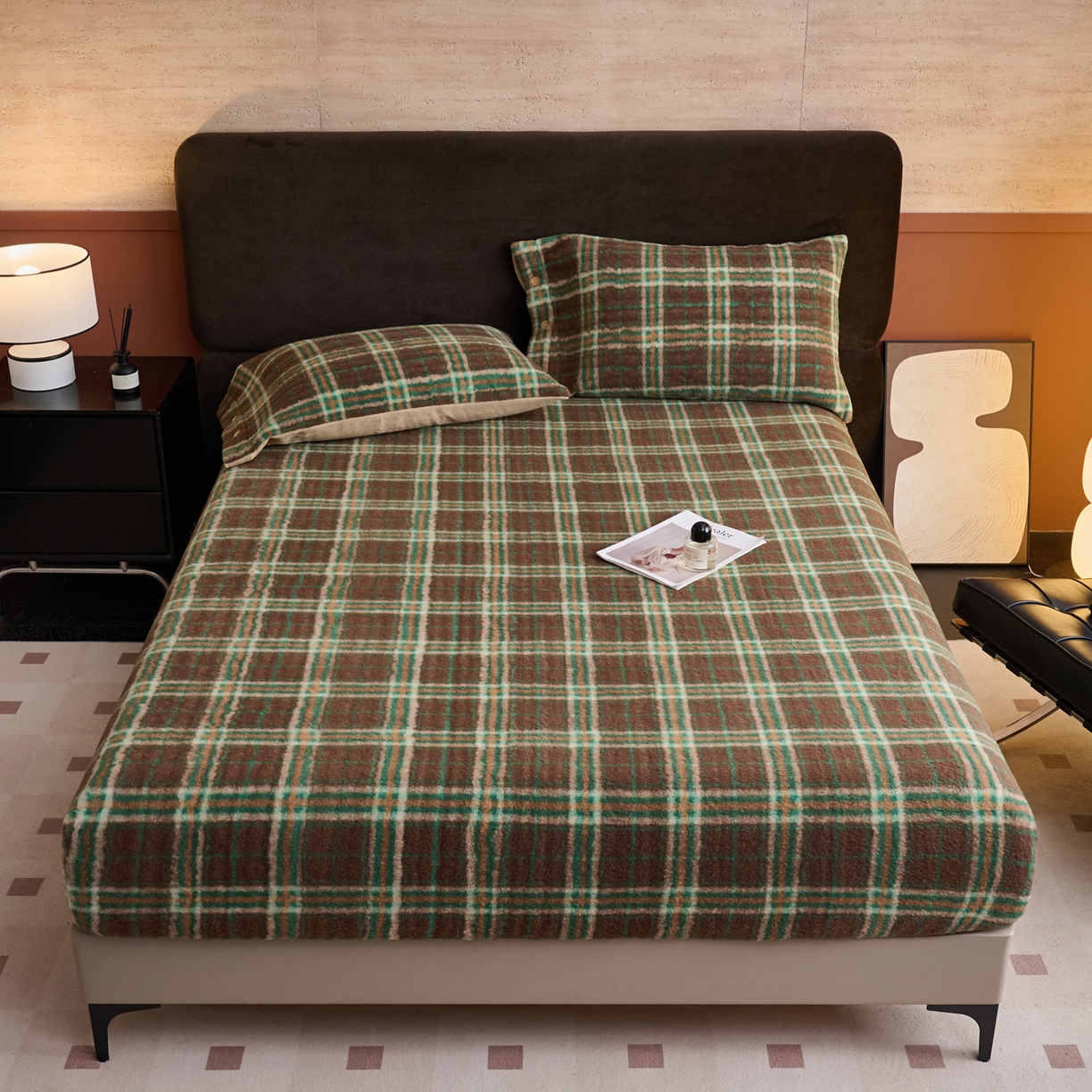 91家纺网 家纺一手货源 找家纺 早晨家纺 2025新款230g羊驼绒复古格牛奶绒床笠 巴宝格