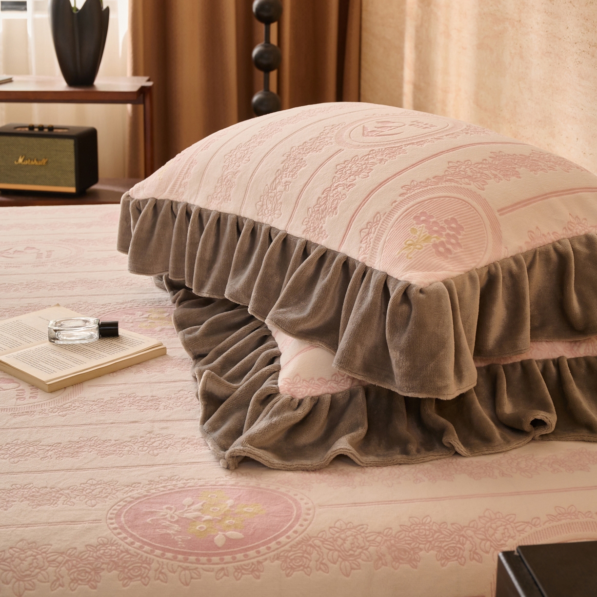 91家纺网 家纺一手货源 找家纺 早晨家纺 2025新款高克重牛奶绒烂花单床笠 粉韵