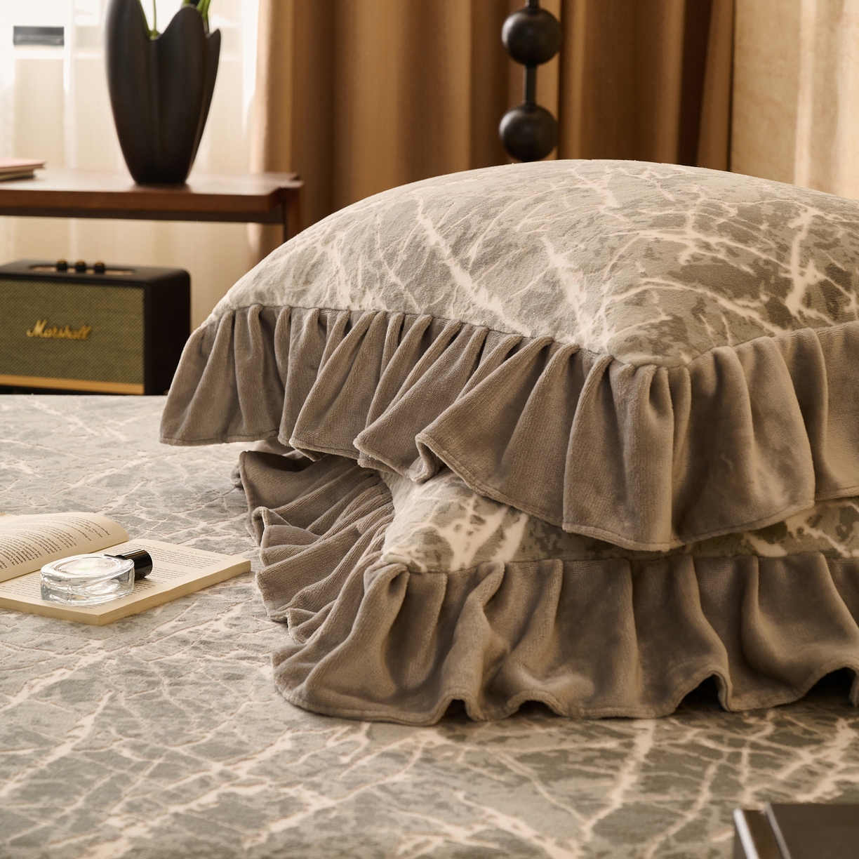 91家纺网 家纺一手货源 找家纺 早晨家纺 2025新款高克重牛奶绒烂花单床笠 寒枝静语