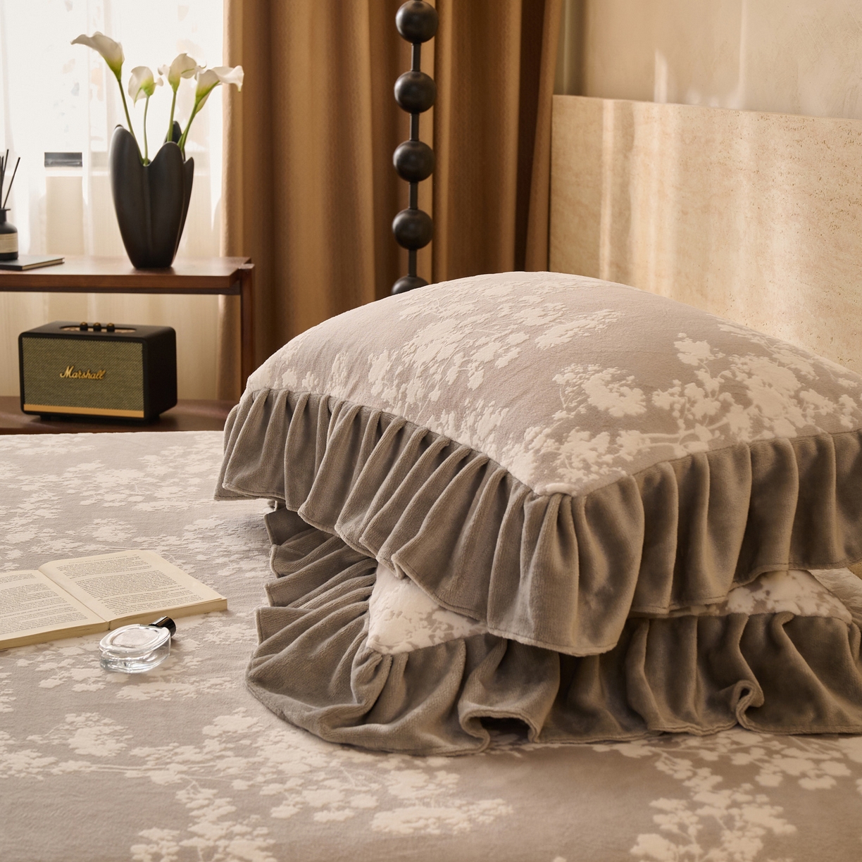 91家纺网 家纺一手货源 找家纺 早晨家纺 2025新款高克重牛奶绒烂花单床笠 花眠灰