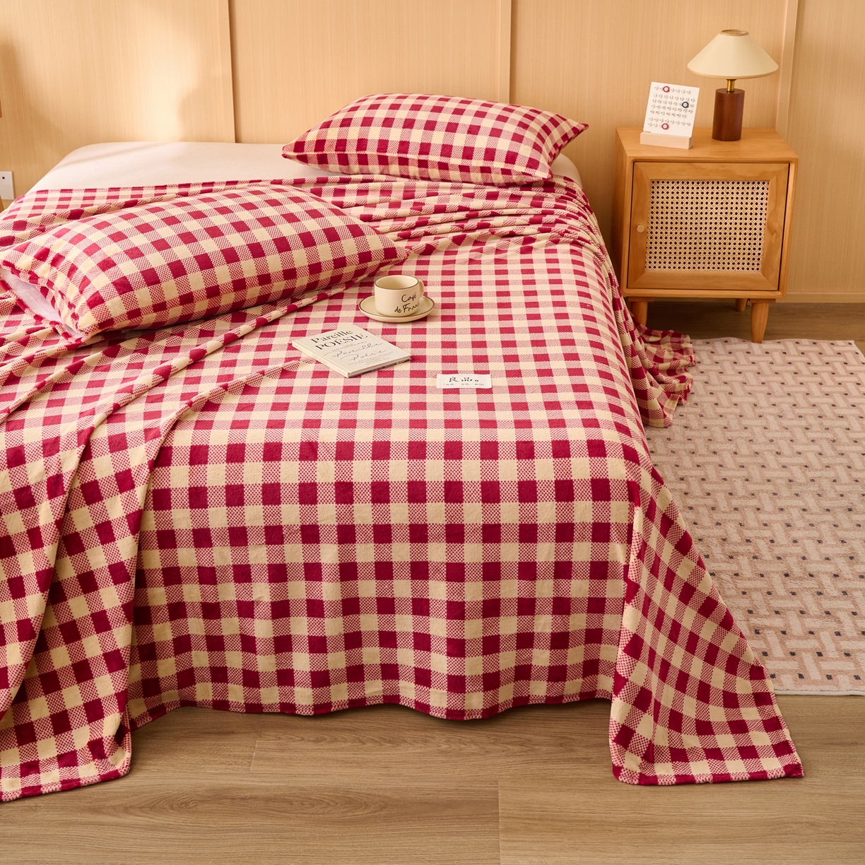 91家纺网 家纺一手货源 找家纺 早晨家纺 2025新款野牧款高克重牛奶绒印花单床单系列 野牧-红小格