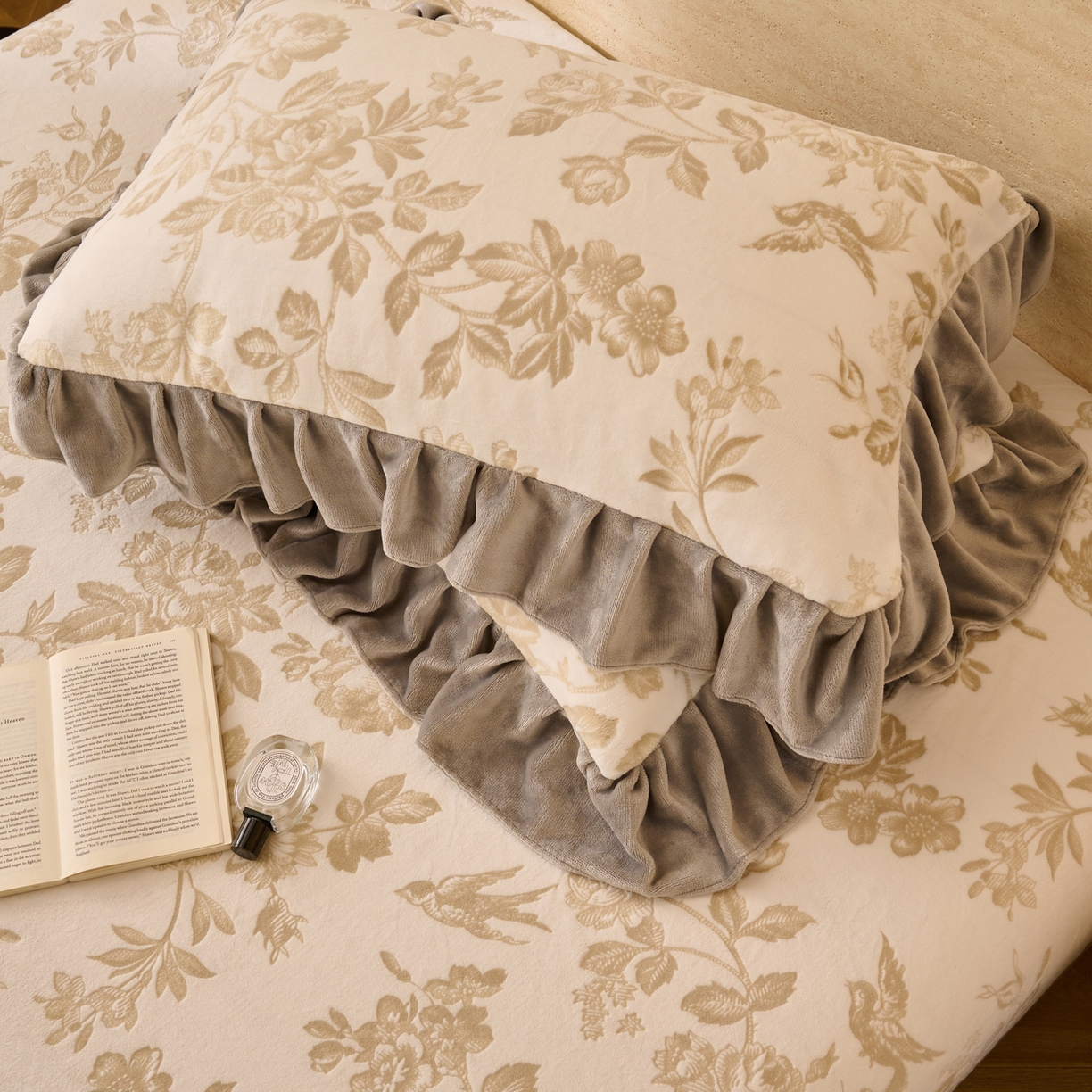 91家纺网 家纺一手货源 找家纺 早晨家纺 2025新款高克重牛奶绒烂花单床笠 金叶漫