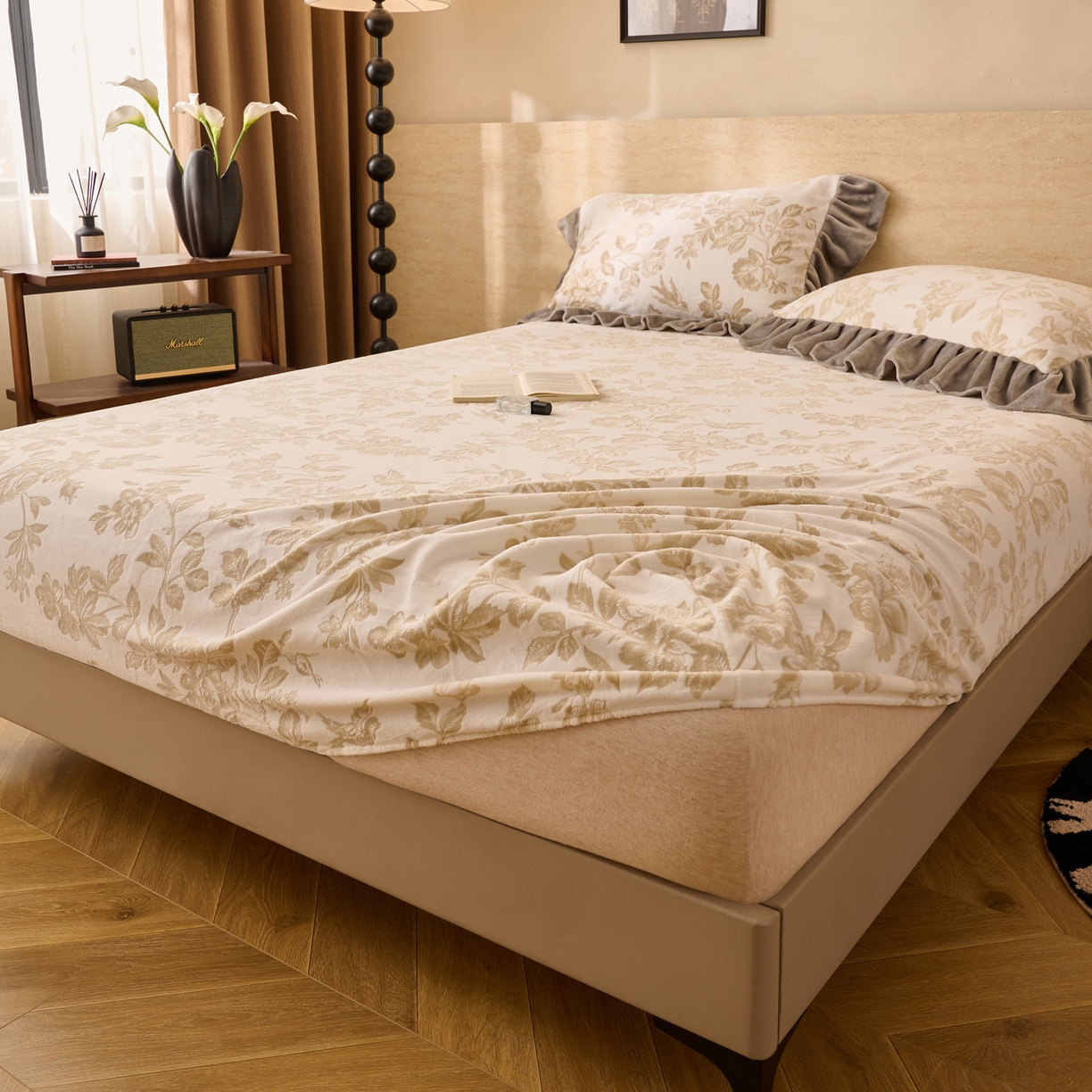 91家纺网 家纺一手货源 找家纺 早晨家纺 2025新款高克重牛奶绒烂花单床笠 金叶漫