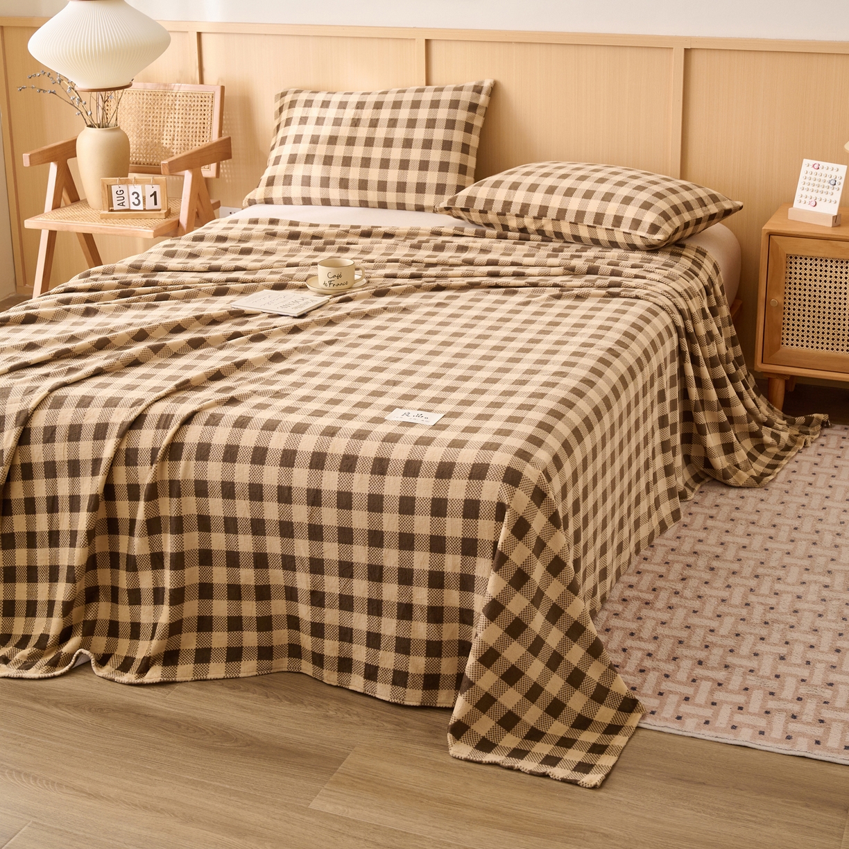 91家纺网 家纺一手货源 找家纺 早晨家纺 2025新款野牧款高克重牛奶绒印花单床单系列 野牧-咖小格