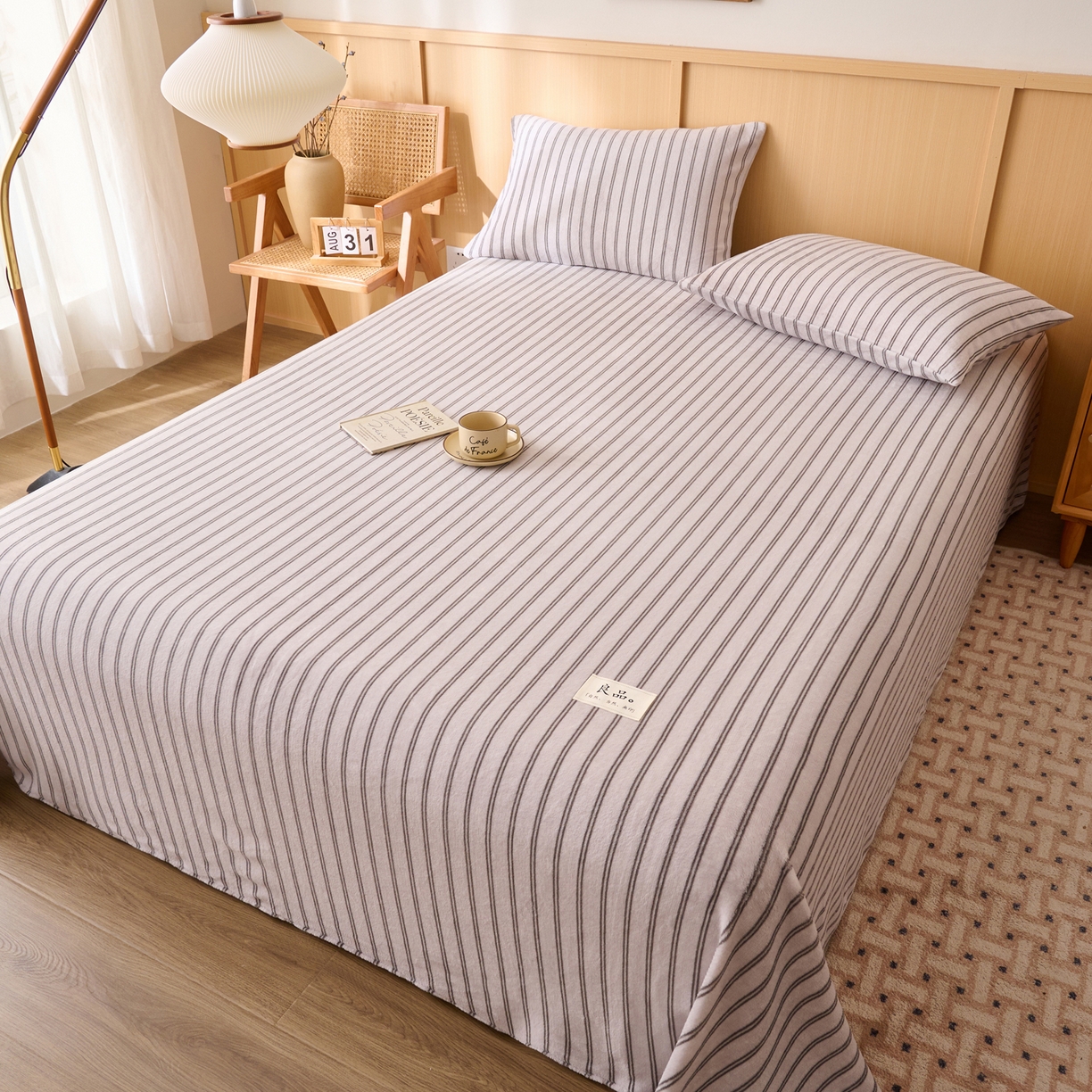 91家纺网 家纺一手货源 找家纺 早晨家纺 2025新款野牧款高克重牛奶绒印花单床单系列 野牧-竖条白