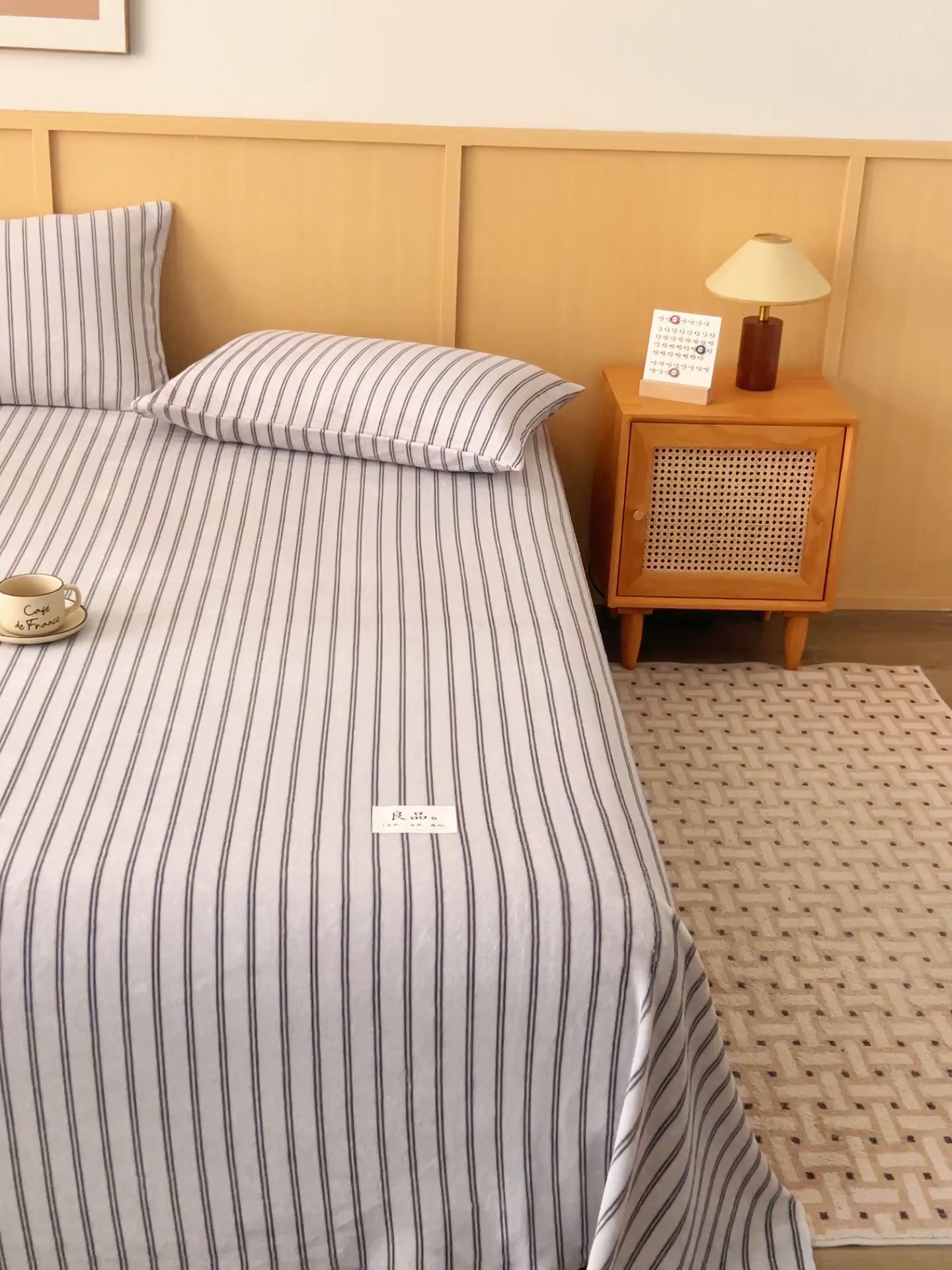 91家纺网 家纺一手货源 找家纺 早晨家纺 2025新款野牧款高克重牛奶绒印花单床单系列 野牧-竖条白