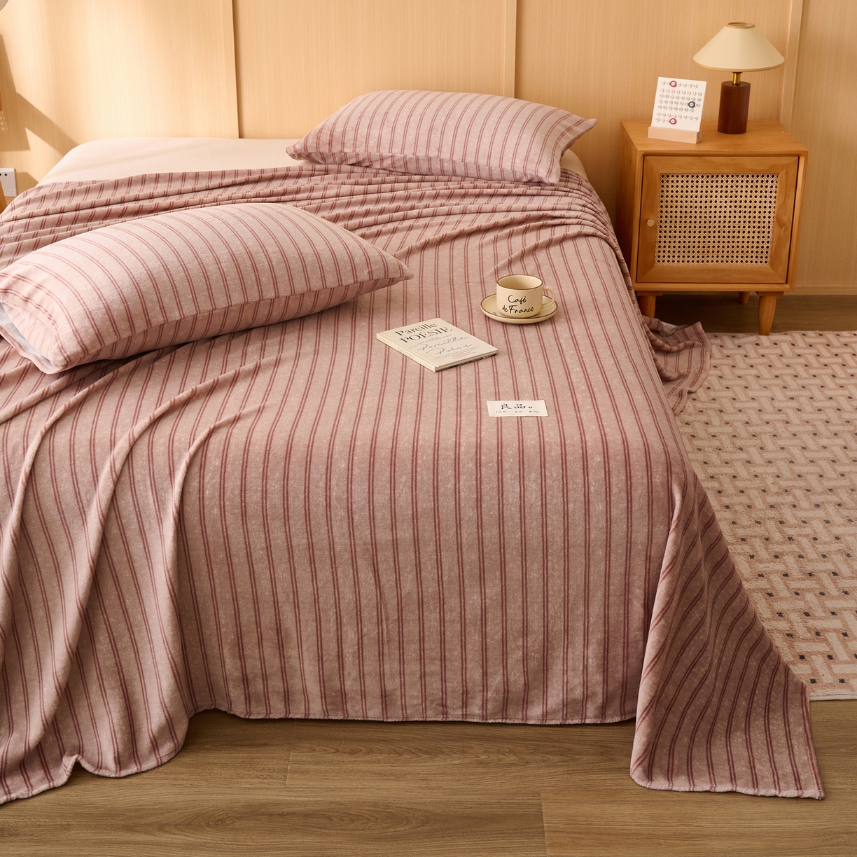 91家纺网 家纺一手货源 找家纺 早晨家纺 2025新款野牧款高克重牛奶绒印花单床单系列 野牧-竖条咖