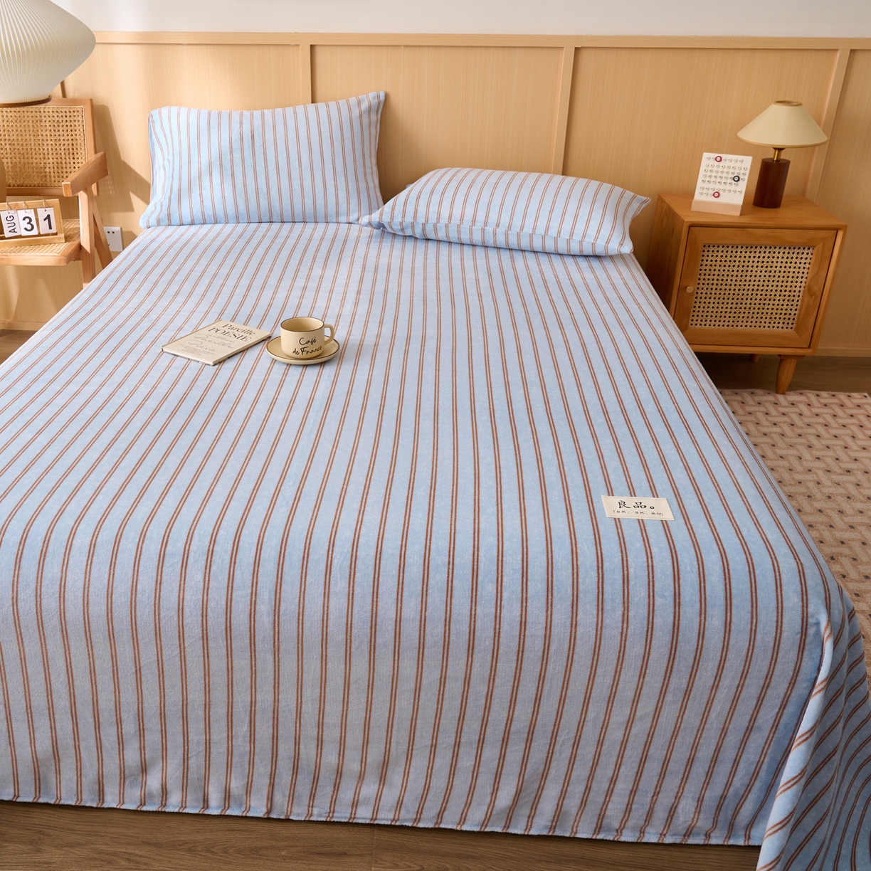 91家纺网 家纺一手货源 找家纺 早晨家纺 2025新款野牧款高克重牛奶绒印花单床单系列 野牧-竖条蓝