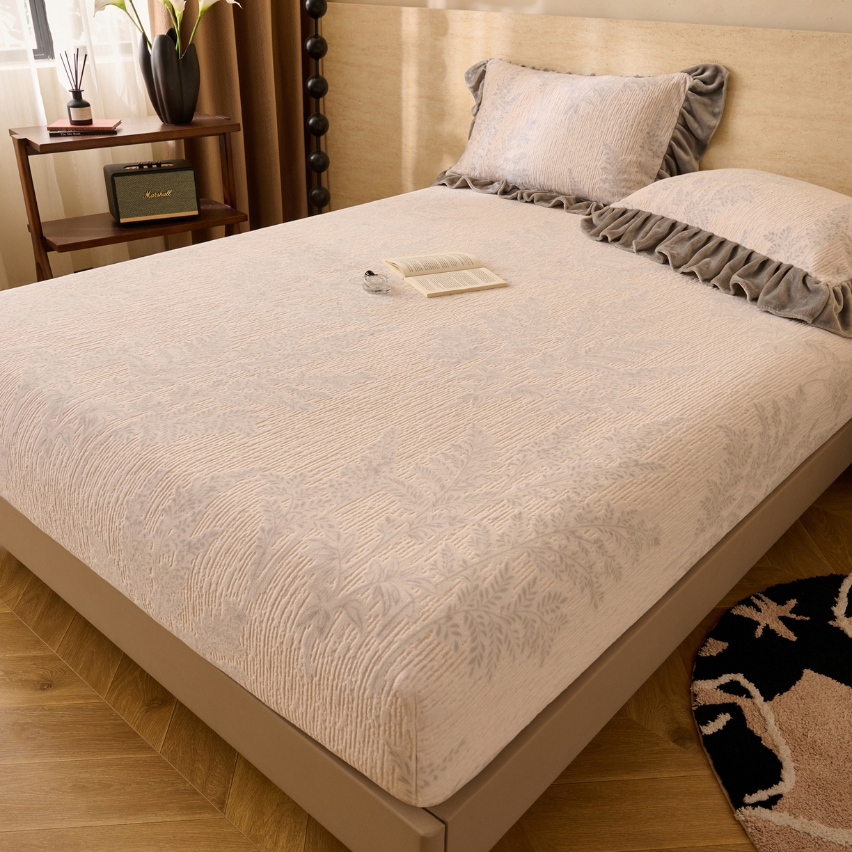 91家纺网 家纺一手货源 找家纺 早晨家纺 2025新款高克重牛奶绒烂花单床笠 林影轻叙