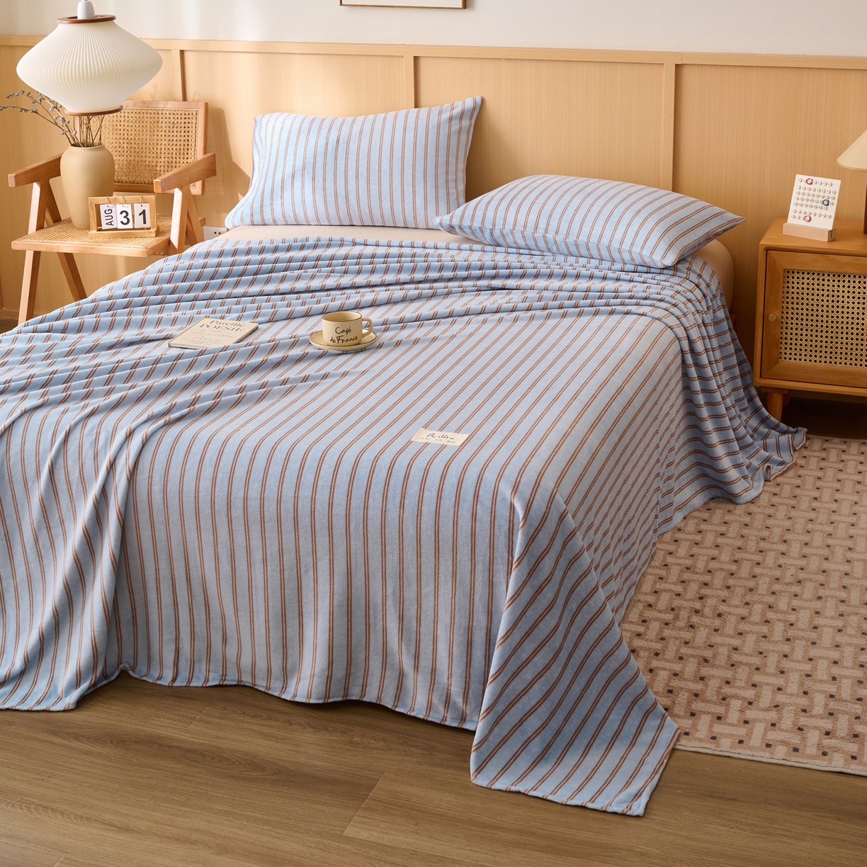 91家纺网 家纺一手货源 找家纺 早晨家纺 2025新款野牧款高克重牛奶绒印花单床单系列 野牧-竖条蓝