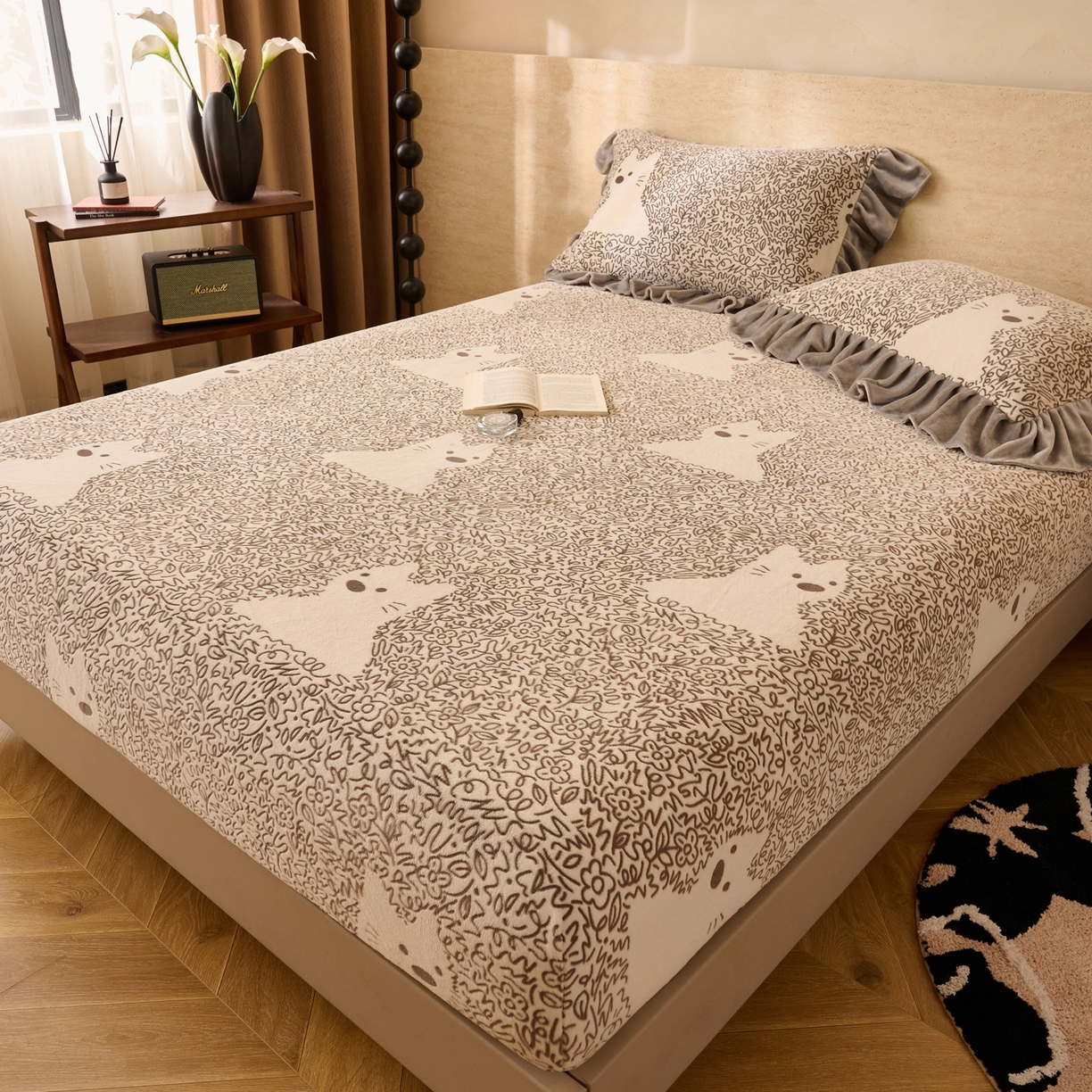 91家纺网 家纺一手货源 找家纺 早晨家纺 2025新款高克重牛奶绒烂花单床笠 萌喵漫庭