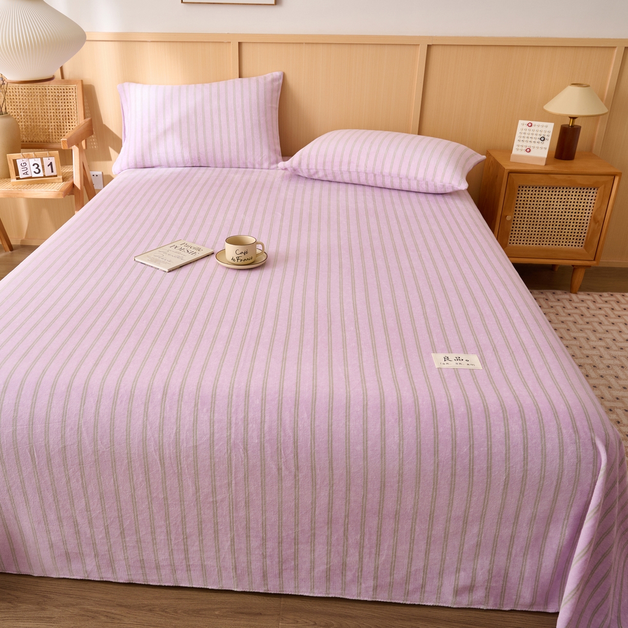 91家纺网 家纺一手货源 找家纺 早晨家纺 2025新款野牧款高克重牛奶绒印花单床单系列 野牧-竖条紫粉