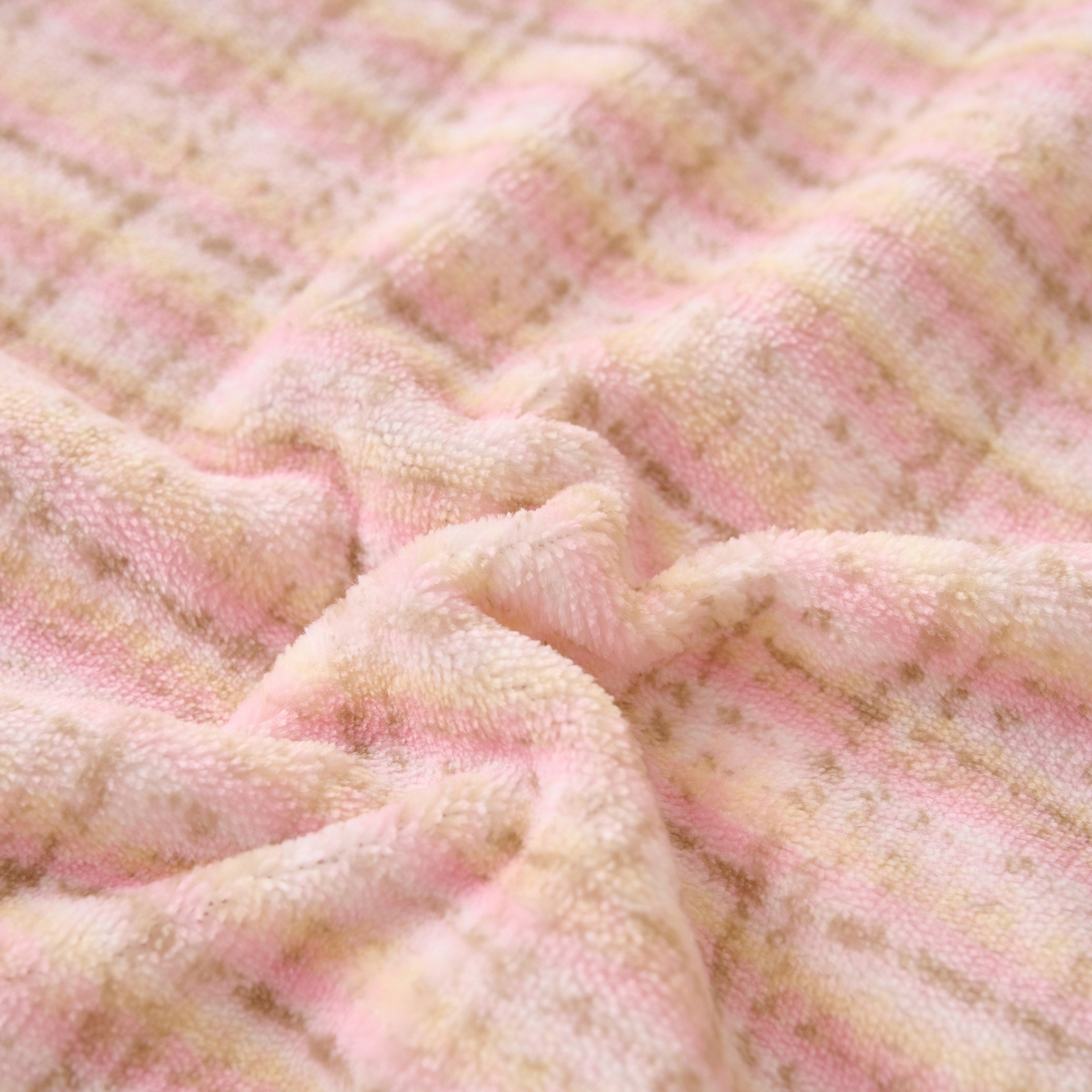 91家纺网 家纺一手货源 找家纺 早晨家纺 2025新款野牧款高克重牛奶绒印花单床单系列 野牧-香风粉