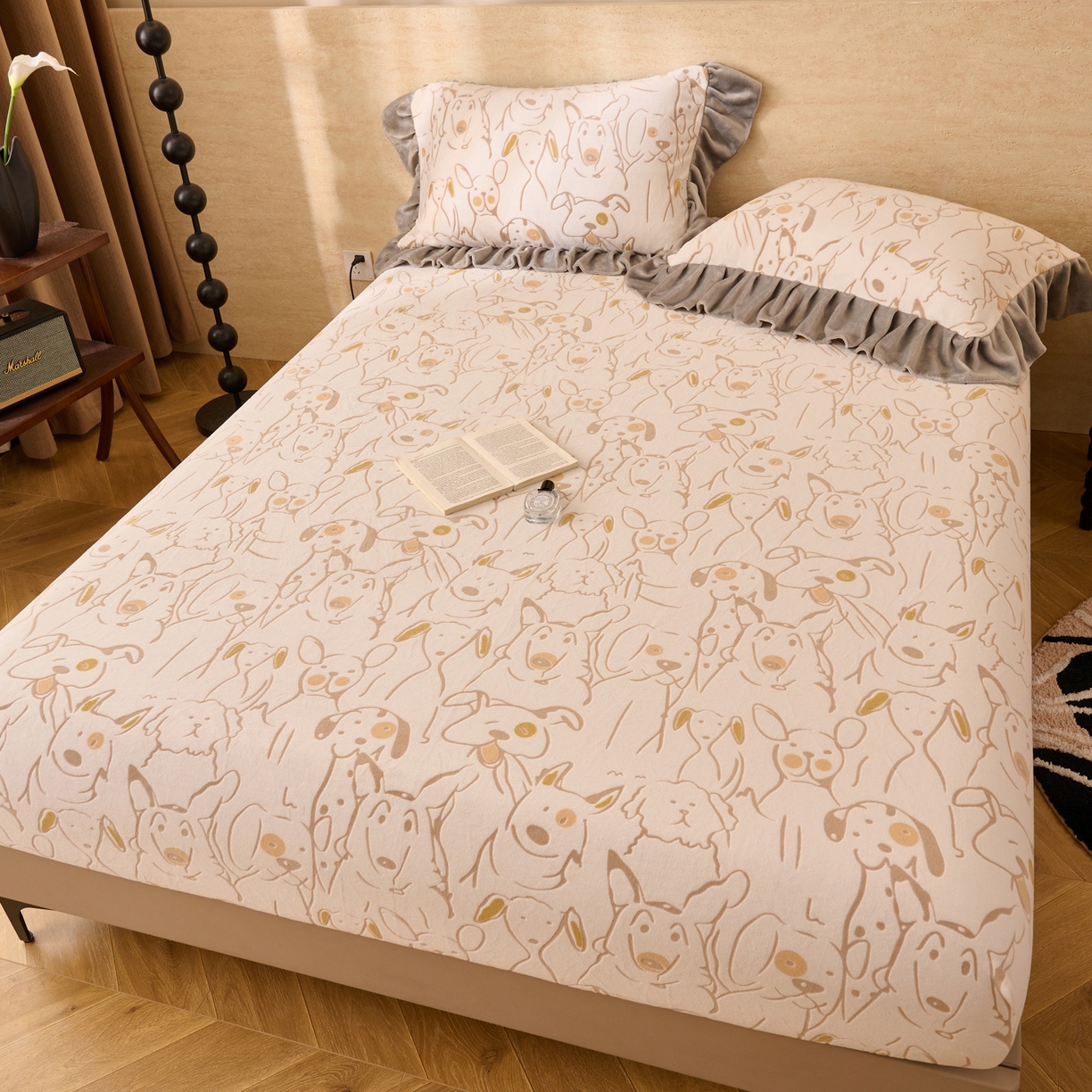 91家纺网 家纺一手货源 找家纺 早晨家纺 2025新款高克重牛奶绒烂花单床笠 萌犬