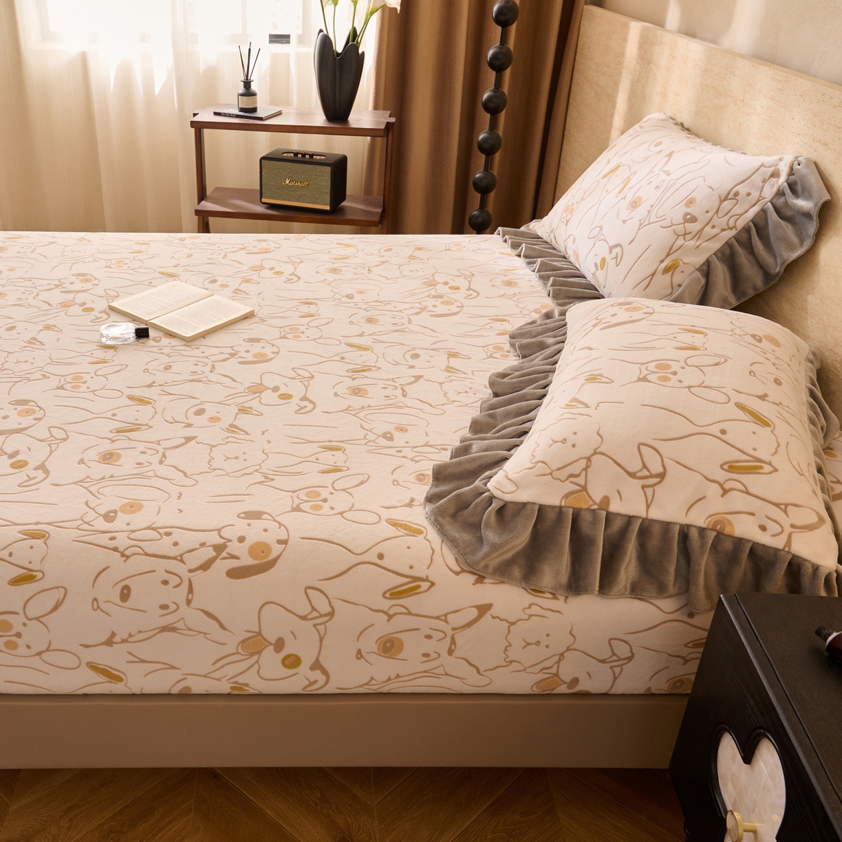 91家纺网 家纺一手货源 找家纺 早晨家纺 2025新款高克重牛奶绒烂花单床笠 萌犬