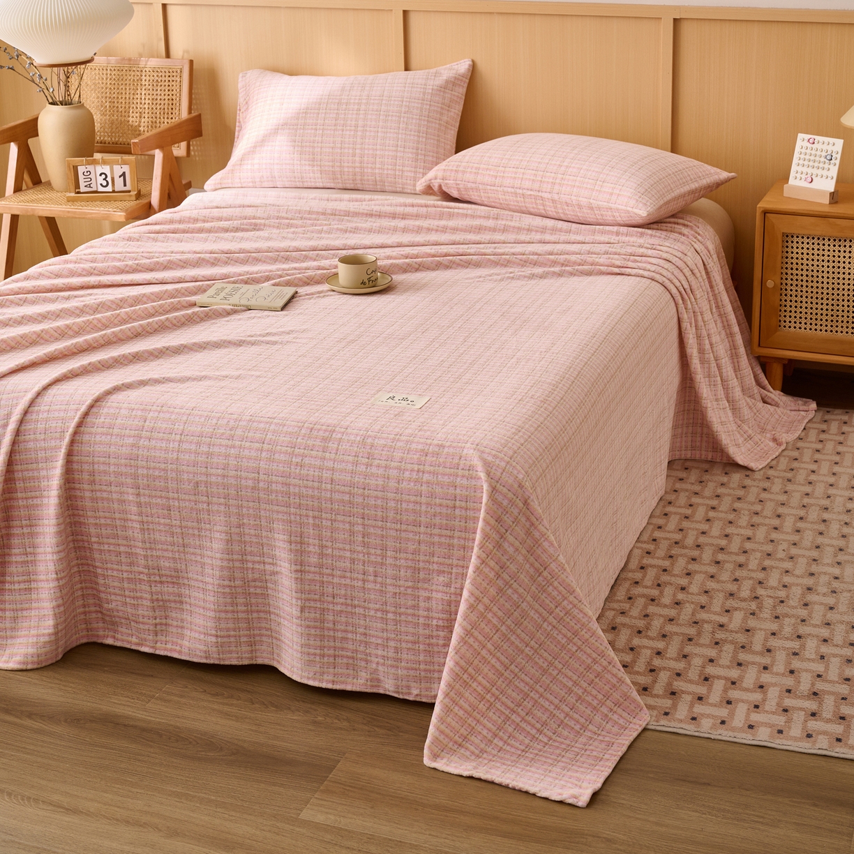 91家纺网 家纺一手货源 找家纺 早晨家纺 2025新款野牧款高克重牛奶绒印花单床单系列 野牧-香风粉