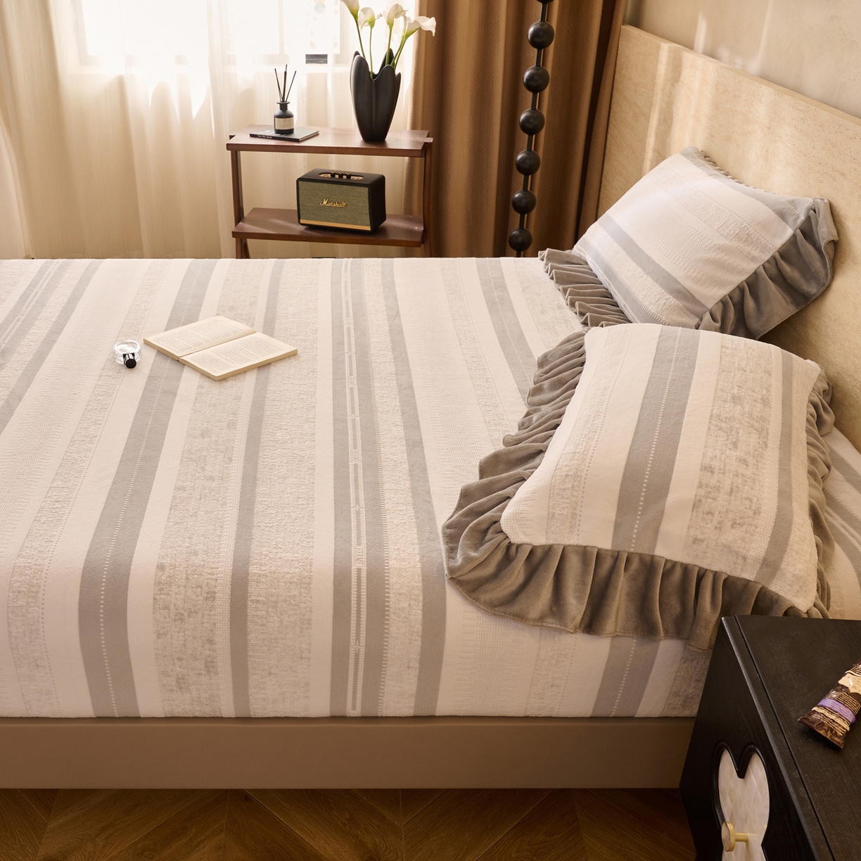 91家纺网 家纺一手货源 找家纺 早晨家纺 2025新款高克重牛奶绒烂花单床笠 浅叙