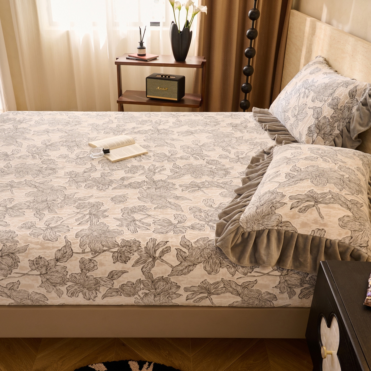 91家纺网 家纺一手货源 找家纺 早晨家纺 2025新款高克重牛奶绒烂花单床笠 素花漫庭