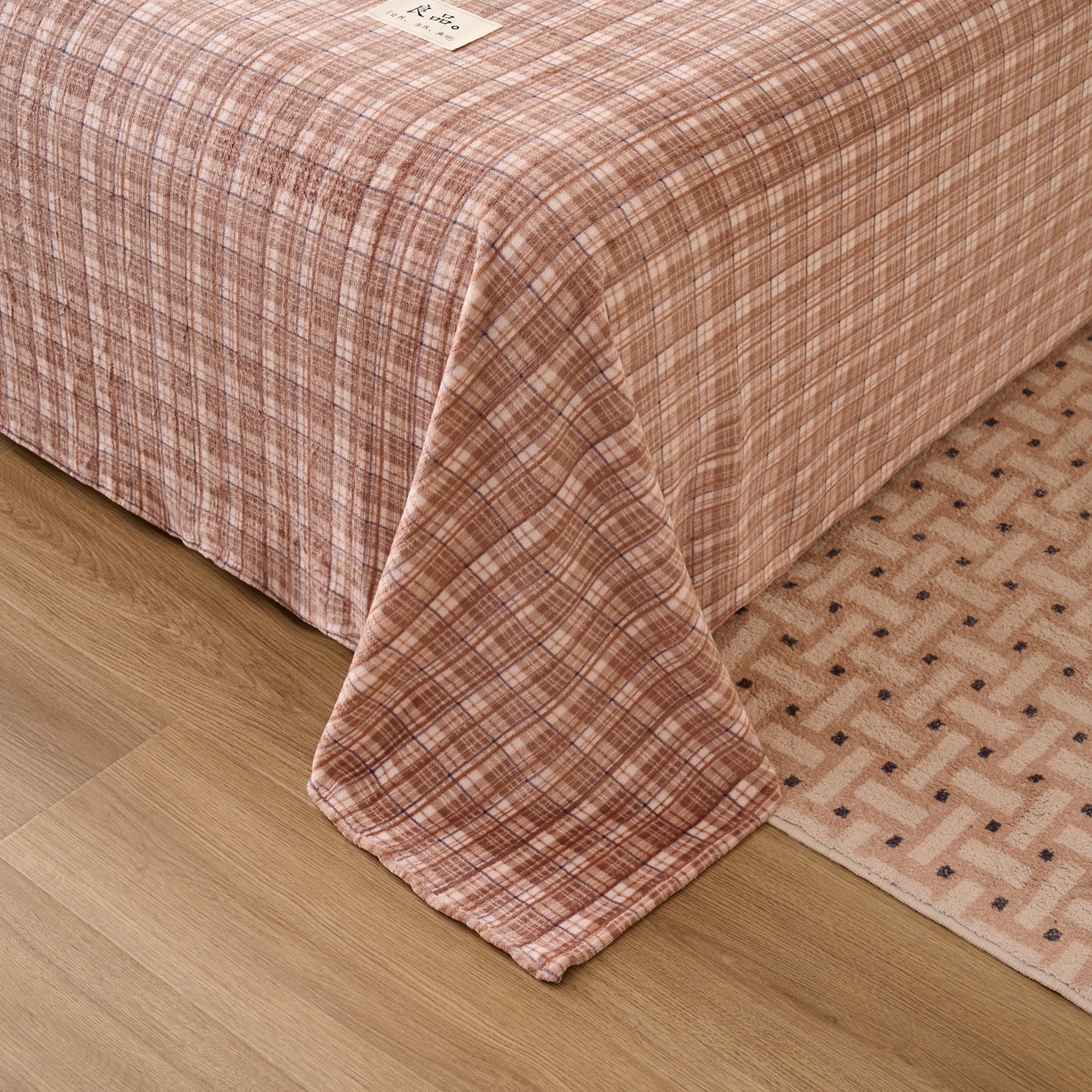 91家纺网 家纺一手货源 找家纺 早晨家纺 2025新款野牧款高克重牛奶绒印花单床单系列 野牧-香风咖