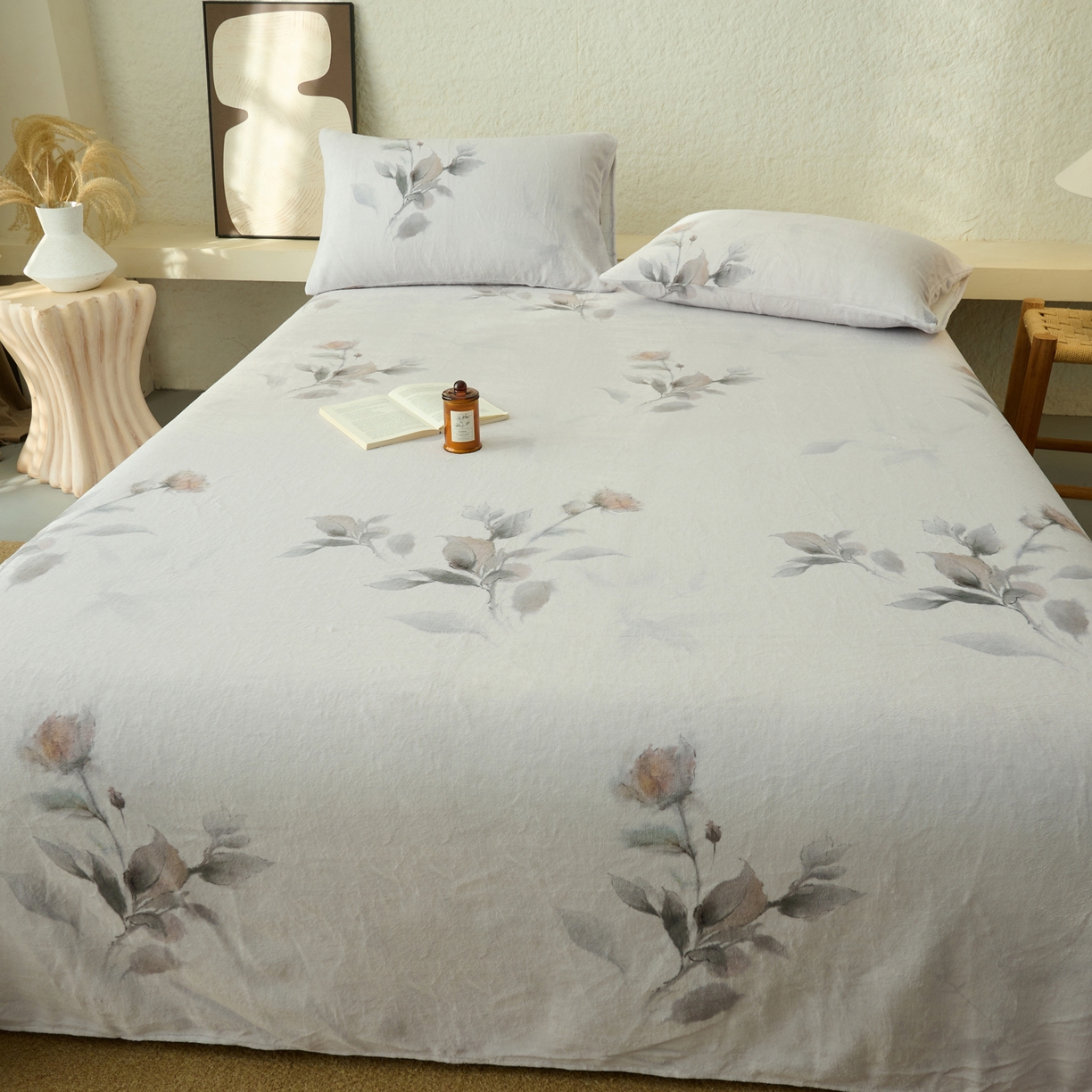 91家纺网 家纺一手货源 找家纺 早晨家纺 2025新款数码印花高克重牛奶单床单 浅蕊