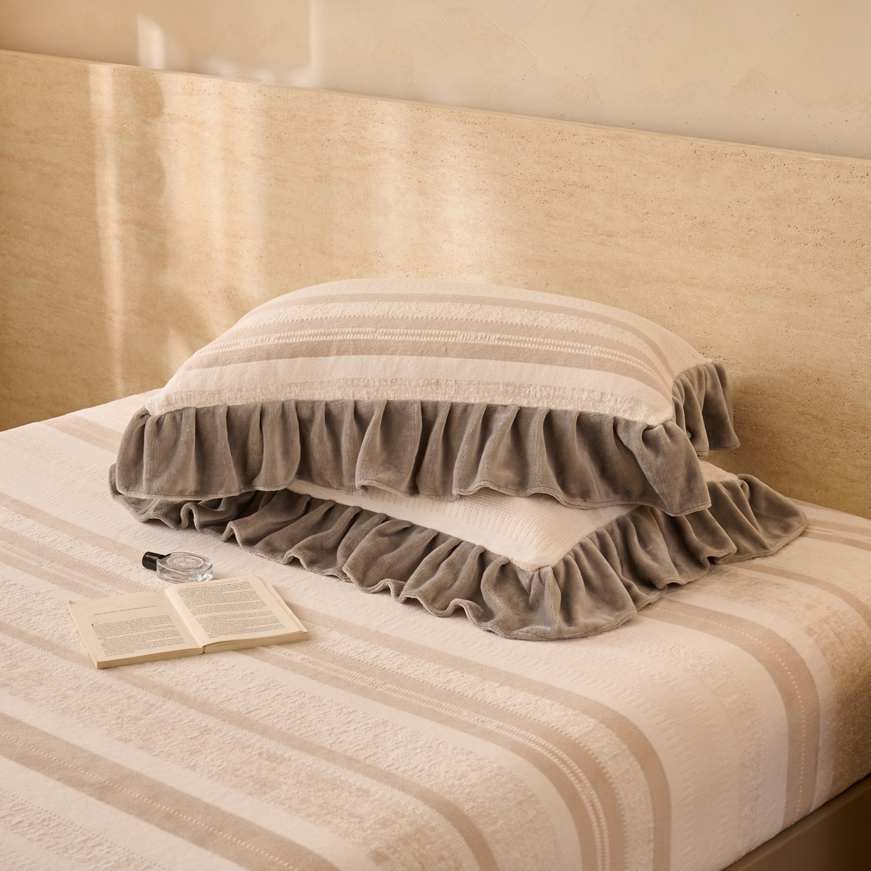 91家纺网 家纺一手货源 找家纺 早晨家纺 2025新款高克重牛奶绒烂花单床笠 素纹