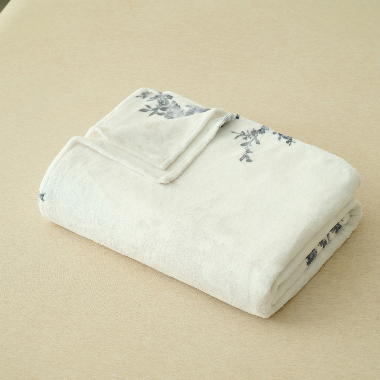 91家纺网 家纺一手货源 找家纺 早晨家纺 2025新款数码印花高克重牛奶单床单 幽花