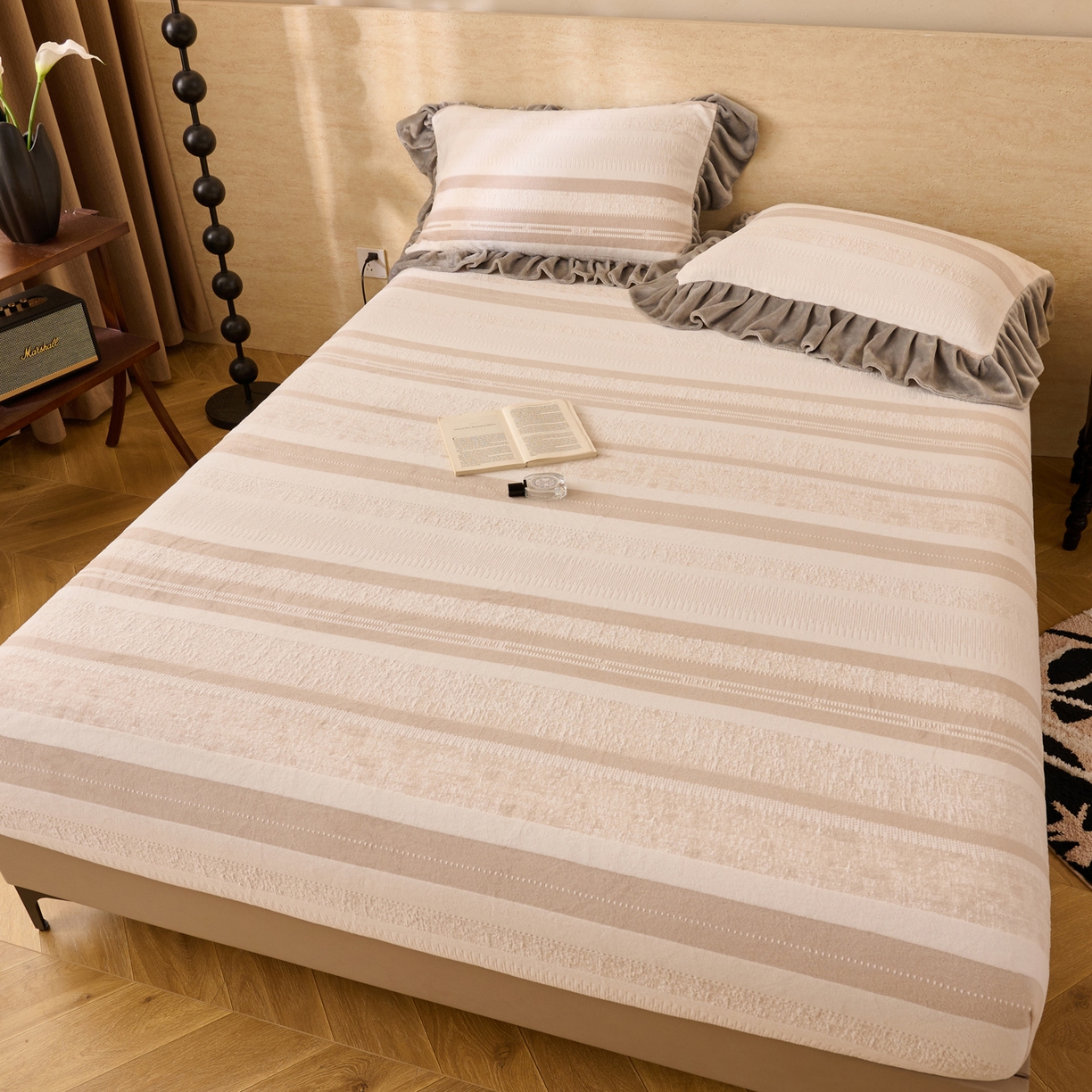 91家纺网 家纺一手货源 找家纺 早晨家纺 2025新款高克重牛奶绒烂花单床笠 素纹