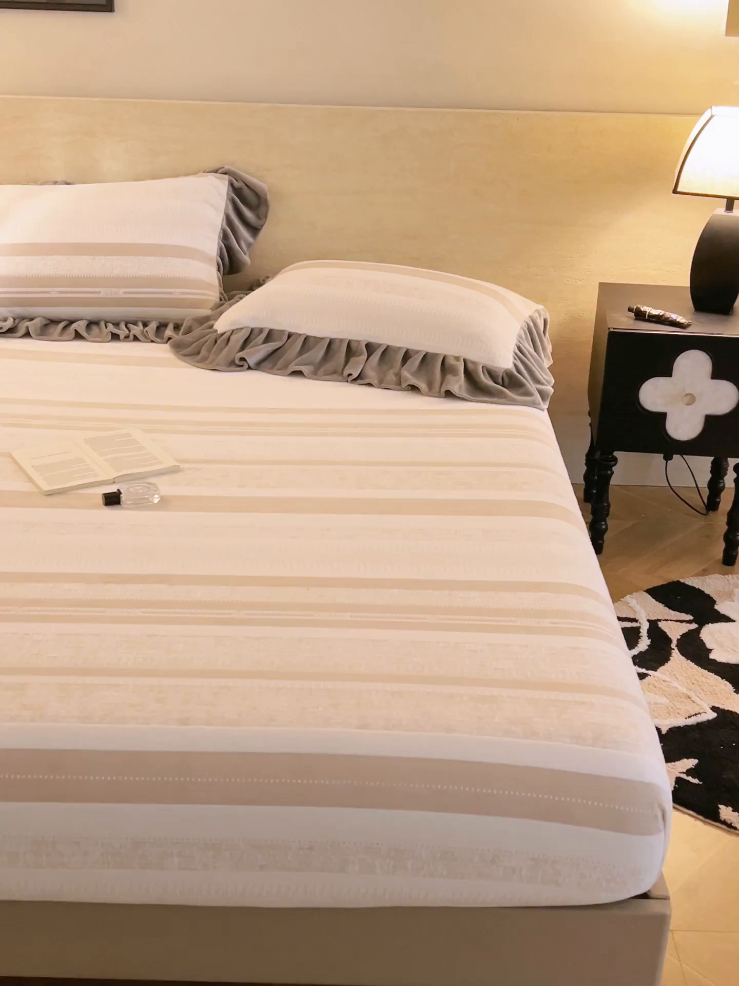 91家纺网 家纺一手货源 找家纺 早晨家纺 2025新款高克重牛奶绒烂花单床笠 素纹