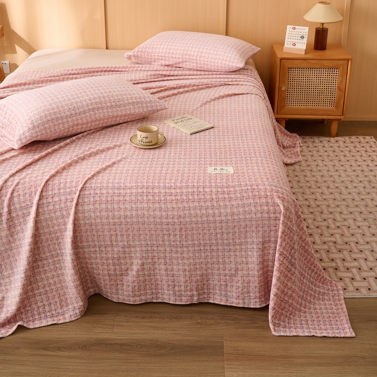 91家纺网 家纺一手货源 找家纺 早晨家纺 2025新款野牧款高克重牛奶绒印花单床单系列 野牧-香风玉