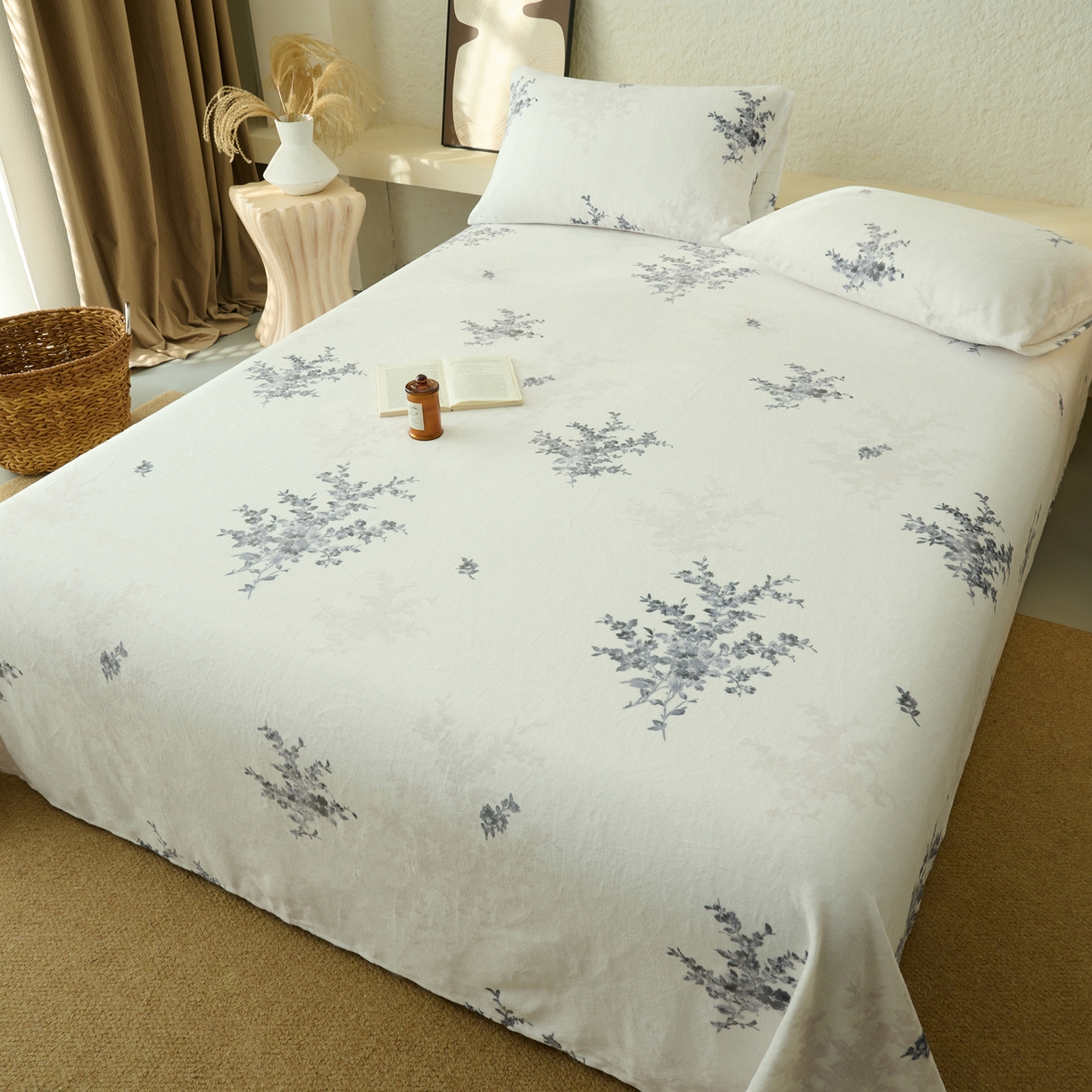 91家纺网 家纺一手货源 找家纺 早晨家纺 2025新款数码印花高克重牛奶单床单 幽花