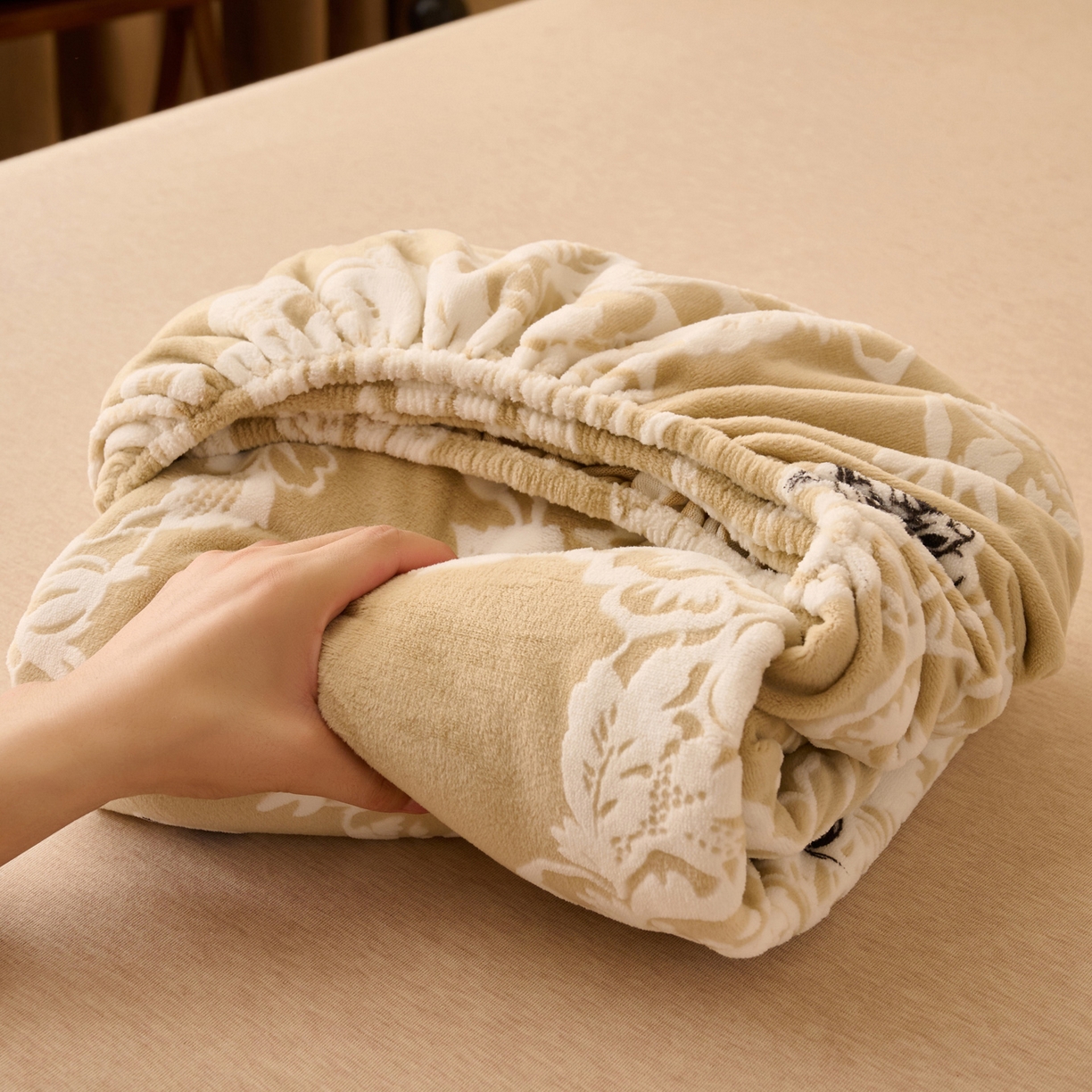 91家纺网 家纺一手货源 找家纺 早晨家纺 2025新款高克重牛奶绒烂花单床笠 雅庭花叙