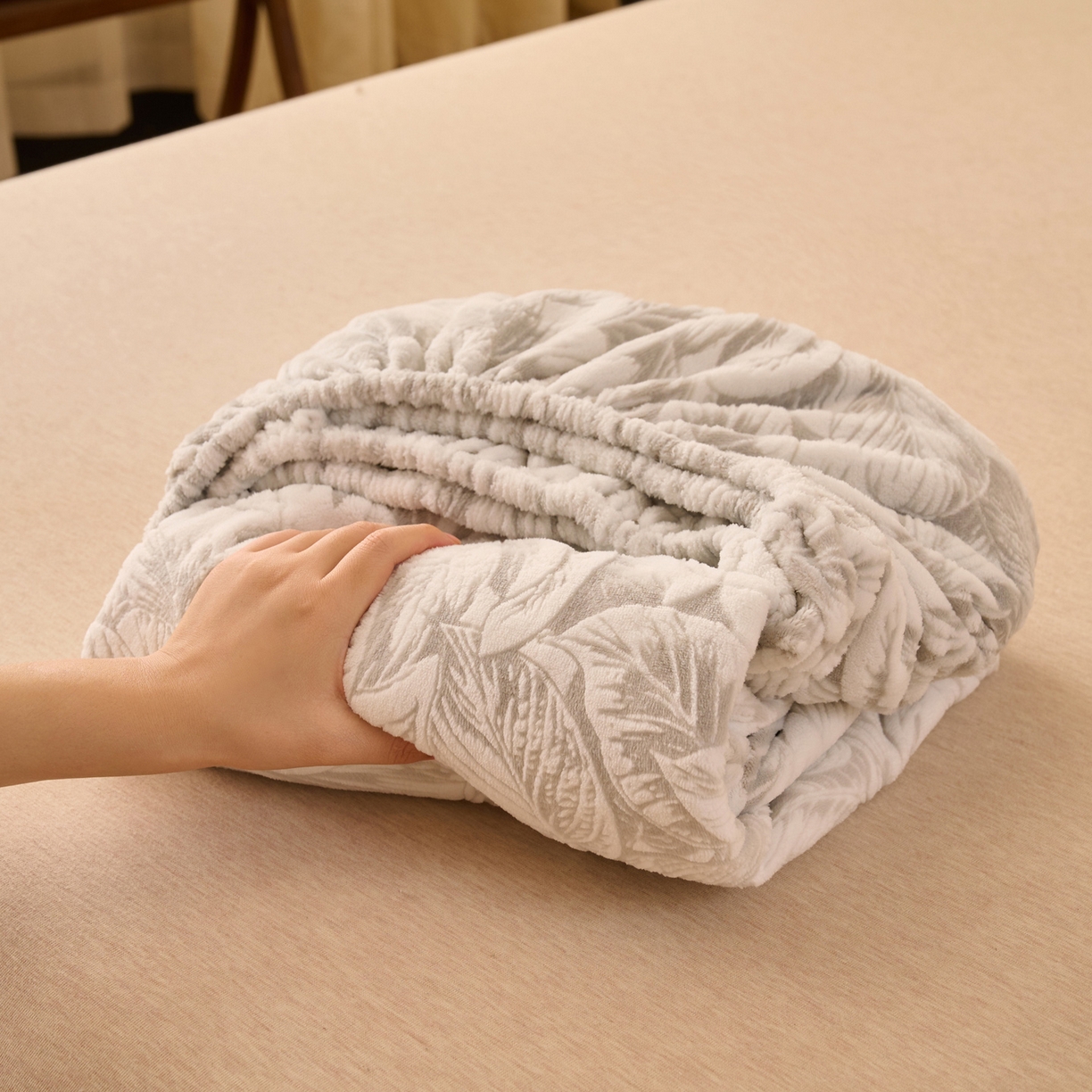 91家纺网 家纺一手货源 找家纺 早晨家纺 2025新款高克重牛奶绒烂花单床笠 叶素