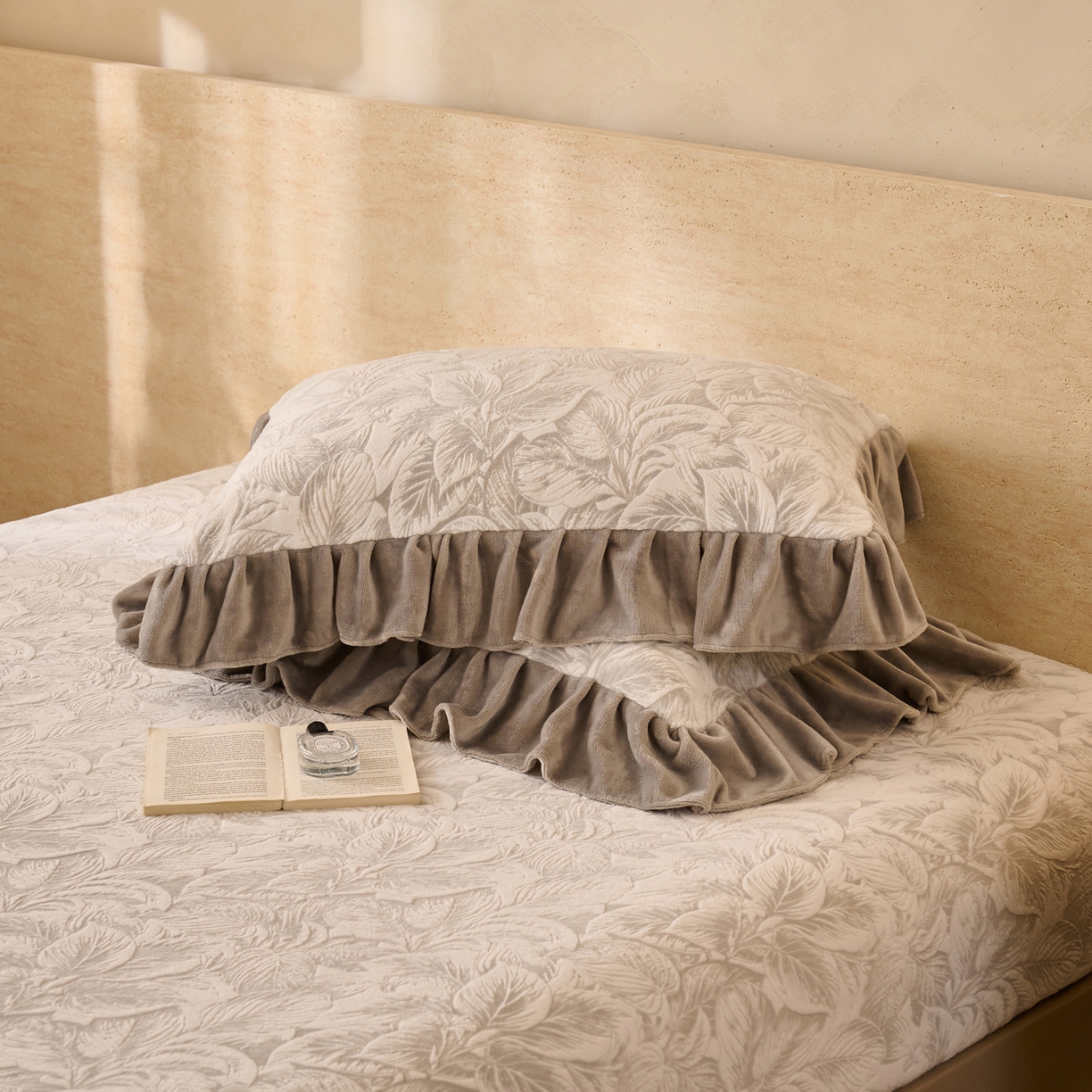 91家纺网 家纺一手货源 找家纺 早晨家纺 2025新款高克重牛奶绒烂花单床笠 叶素