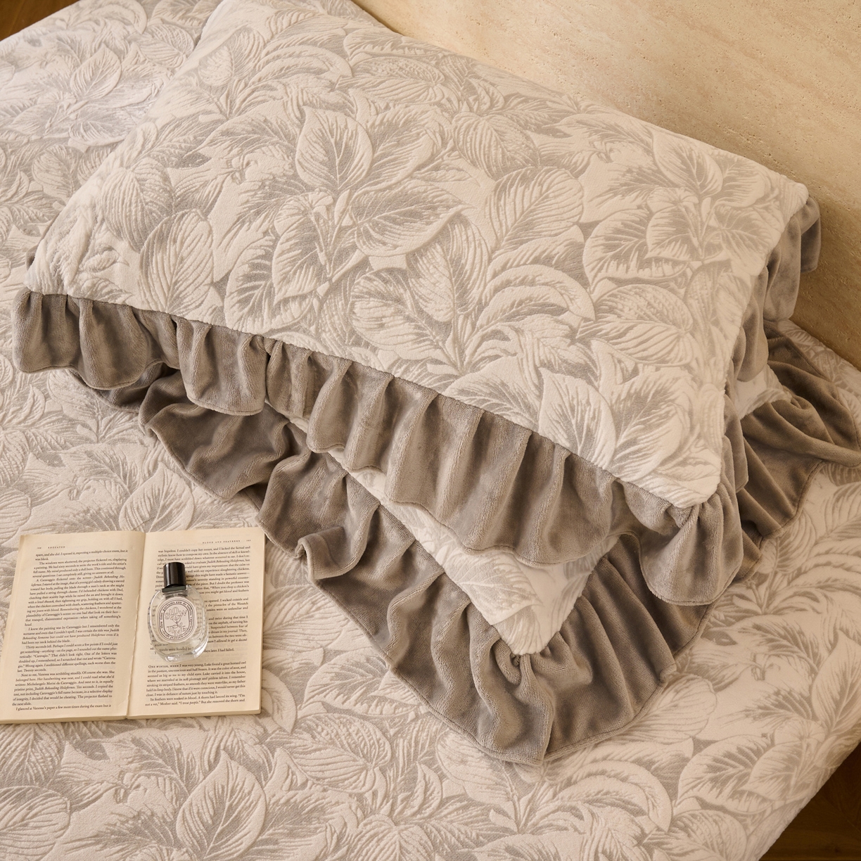 91家纺网 家纺一手货源 找家纺 早晨家纺 2025新款高克重牛奶绒烂花单床笠 叶素