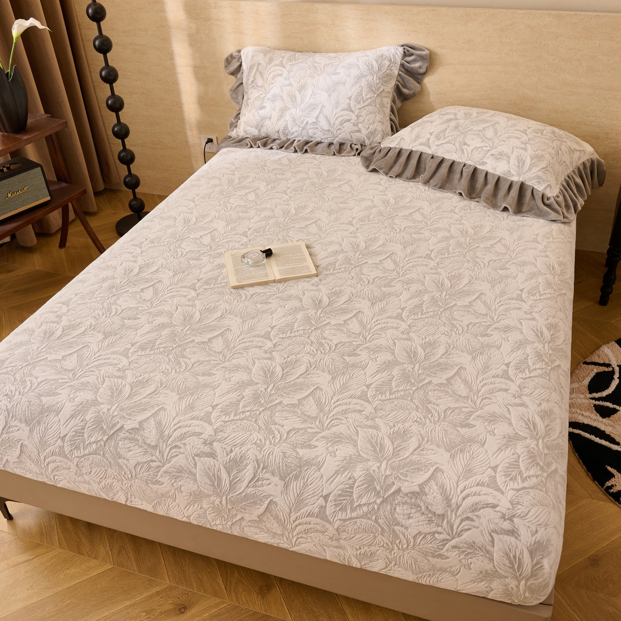 91家纺网 家纺一手货源 找家纺 早晨家纺 2025新款高克重牛奶绒烂花单床笠 叶素