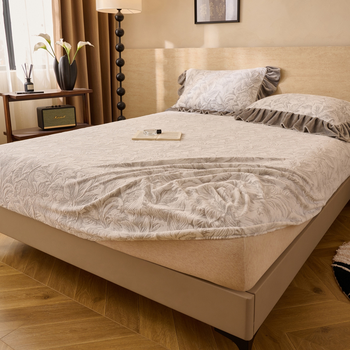 91家纺网 家纺一手货源 找家纺 早晨家纺 2025新款高克重牛奶绒烂花单床笠 叶素