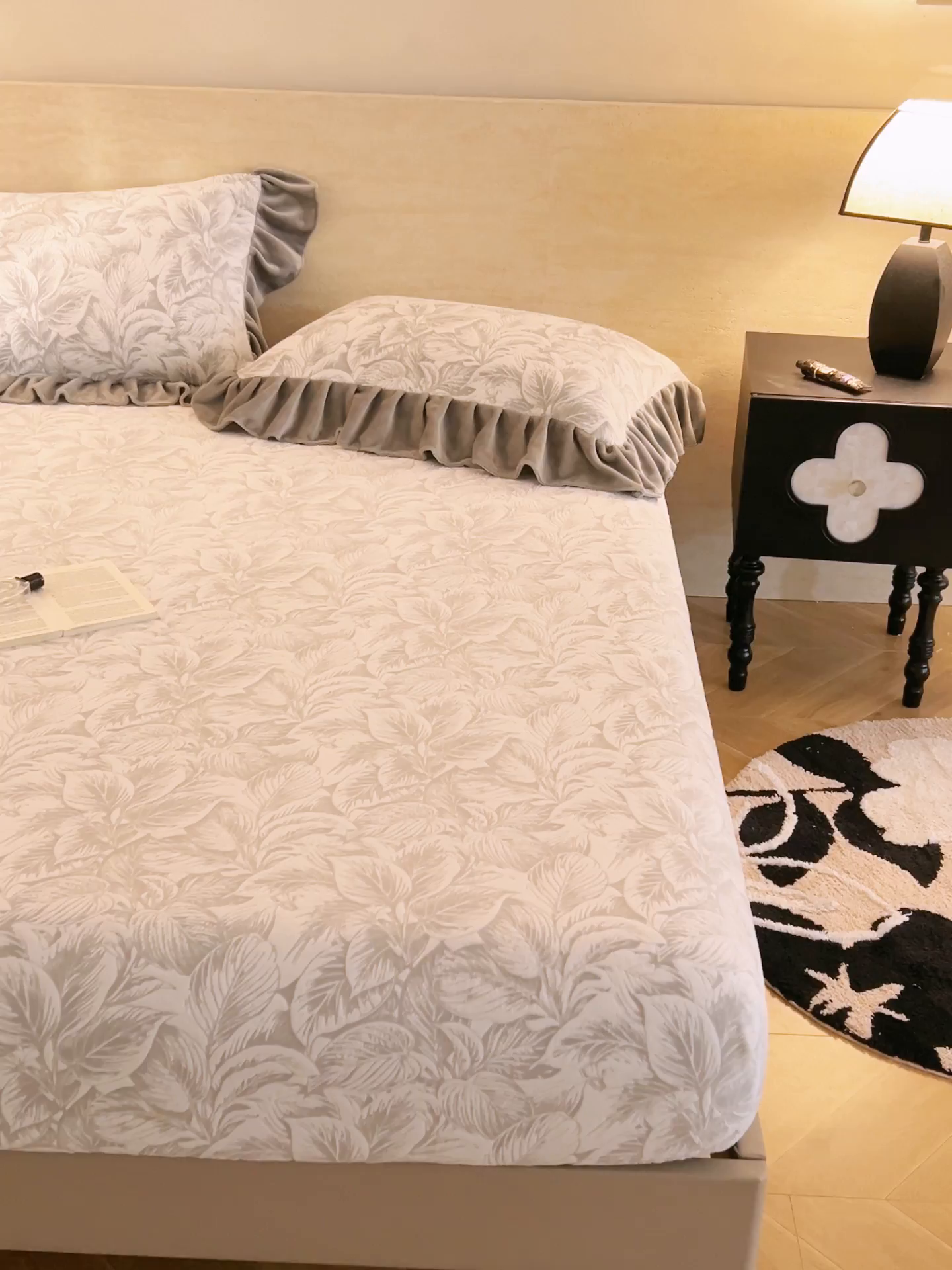 91家纺网 家纺一手货源 找家纺 早晨家纺 2025新款高克重牛奶绒烂花单床笠 叶素