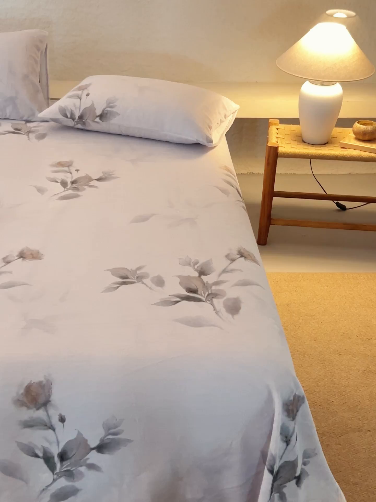 91家纺网 家纺一手货源 找家纺 早晨家纺 2025新款数码印花高克重牛奶单床单 浅蕊