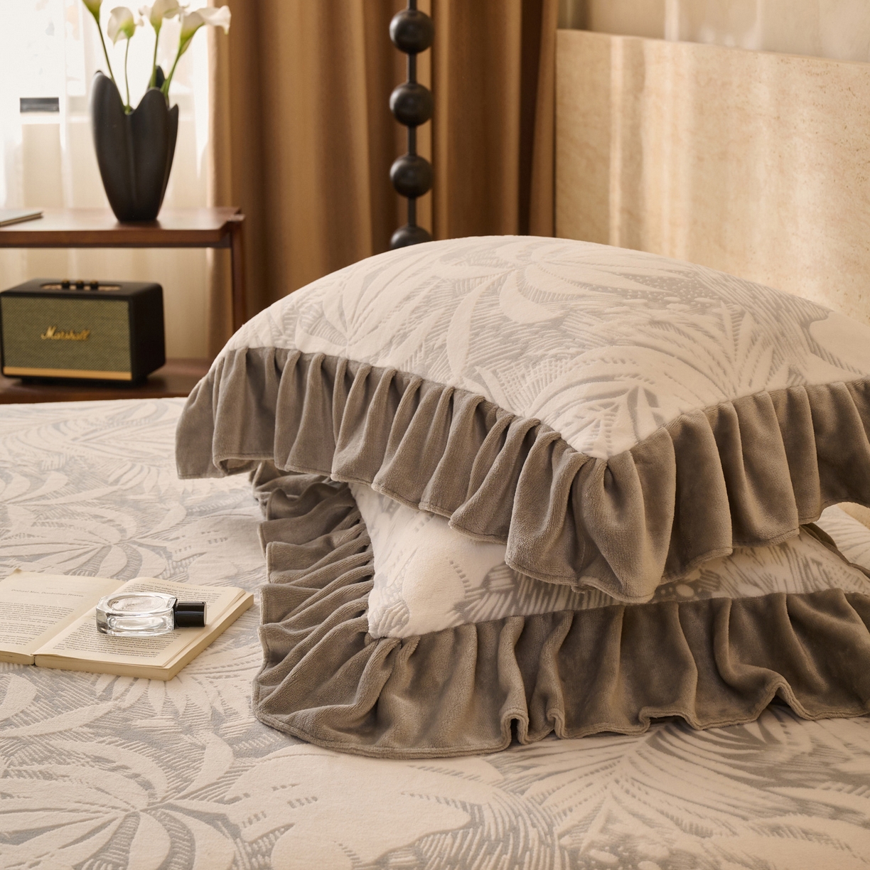 91家纺网 家纺一手货源 找家纺 早晨家纺 2025新款高克重牛奶绒烂花单床笠 叶语灰