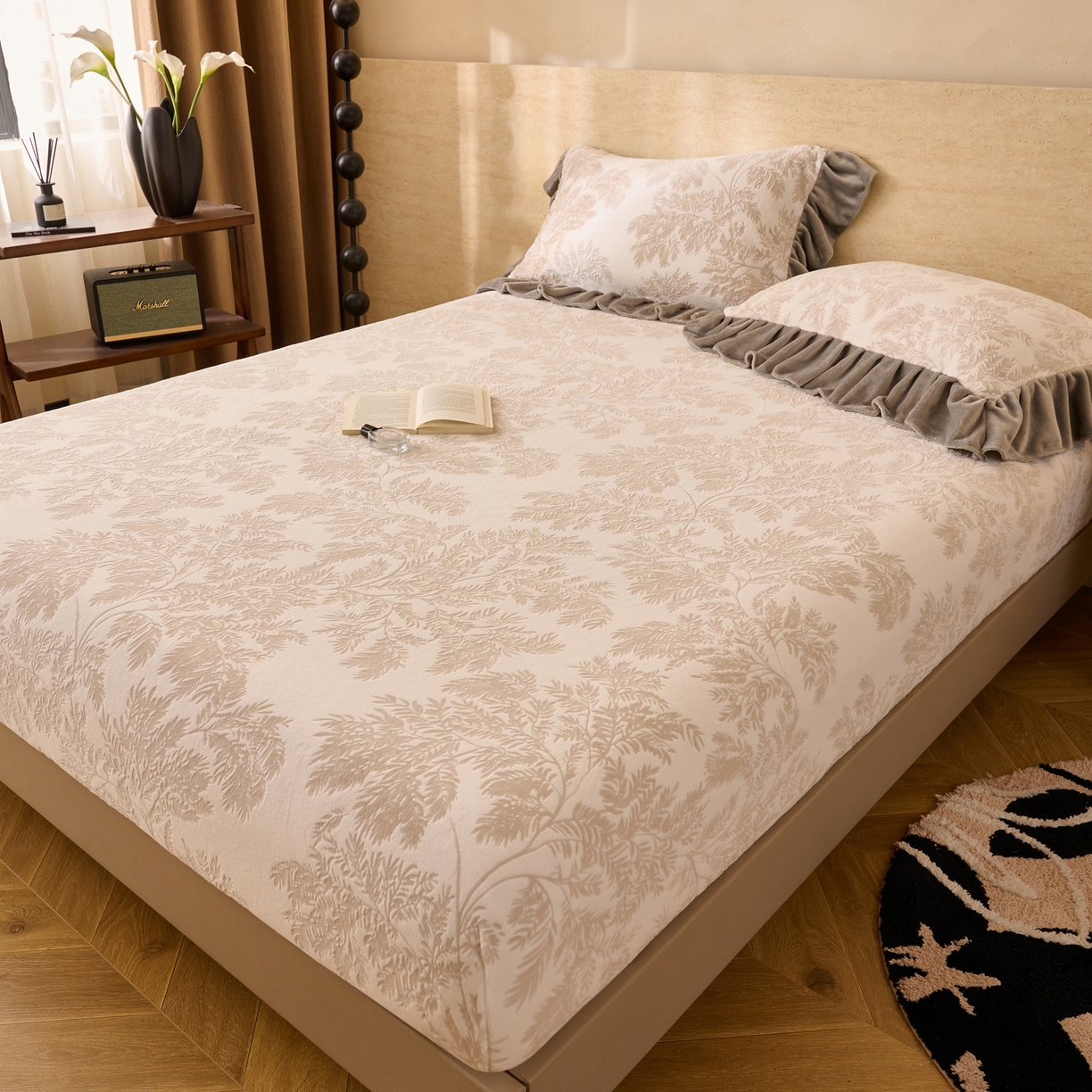 91家纺网 家纺一手货源 找家纺 早晨家纺 2025新款高克重牛奶绒烂花单床笠 叶韵