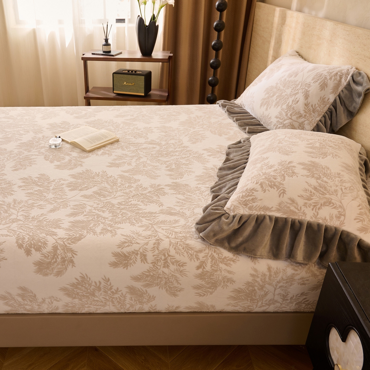 91家纺网 家纺一手货源 找家纺 早晨家纺 2025新款高克重牛奶绒烂花单床笠 叶韵