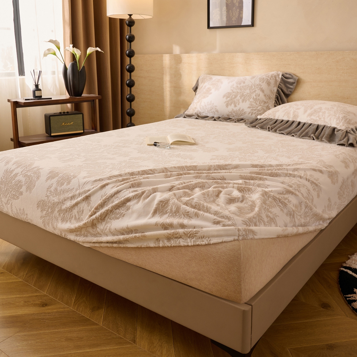 91家纺网 家纺一手货源 找家纺 早晨家纺 2025新款高克重牛奶绒烂花单床笠 叶韵