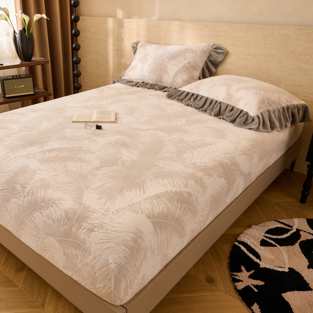 91家纺网 家纺一手货源 找家纺 早晨家纺 2025新款高克重牛奶绒烂花单床笠 羽眠