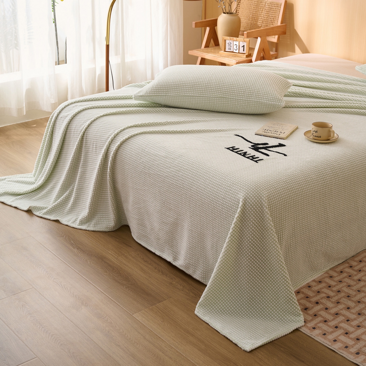 91家纺网 家纺一手货源 找家纺 早晨家纺 2025新款深蓝款高克重牛奶绒阳离子提花单床单系列 深蓝-绿